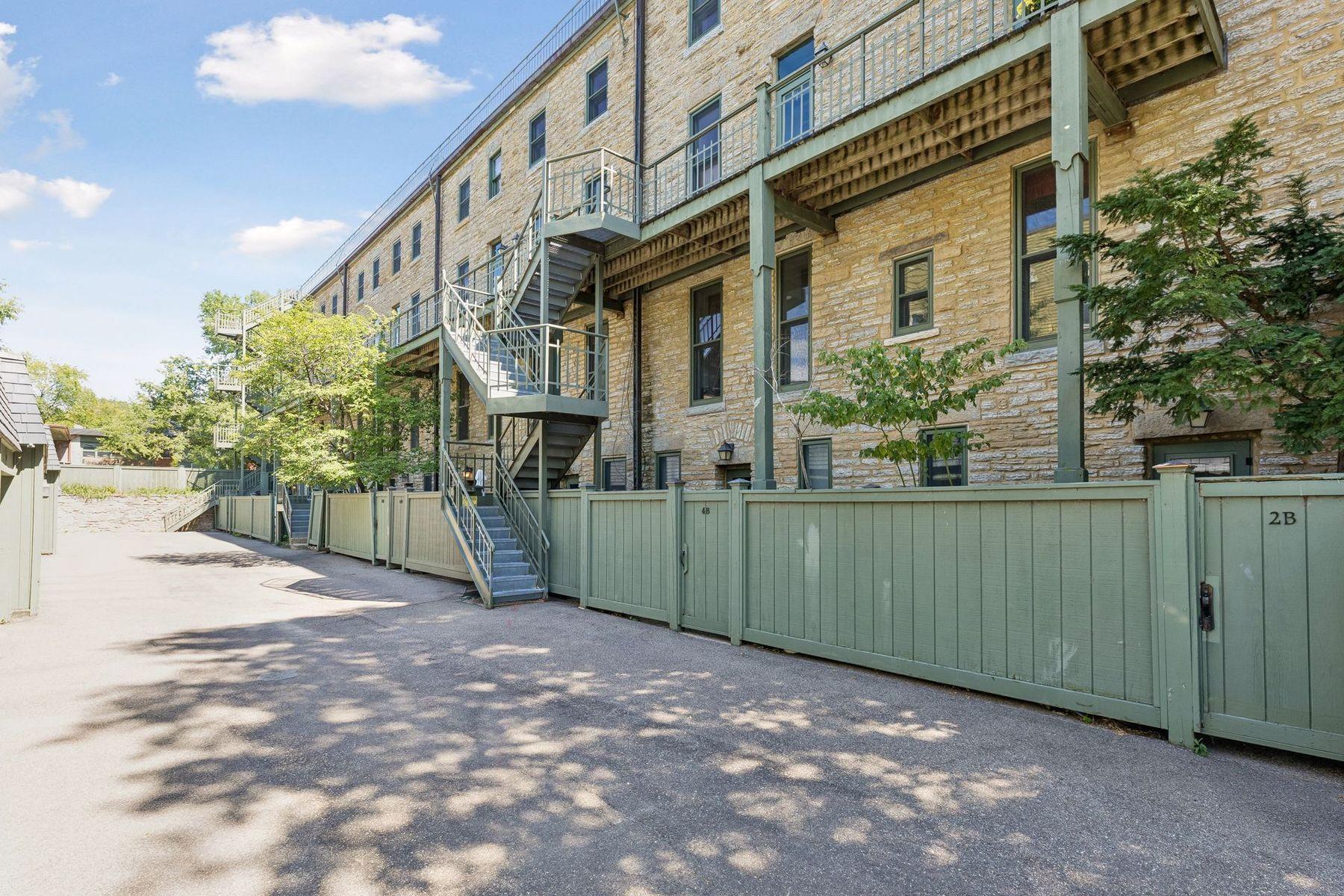 View of Residential at 16 Grove Street #16B, Minneapolis MN 55401, Minneapolis (25 of 38) - Mike Wilen | Minnesota Team Real Estate
