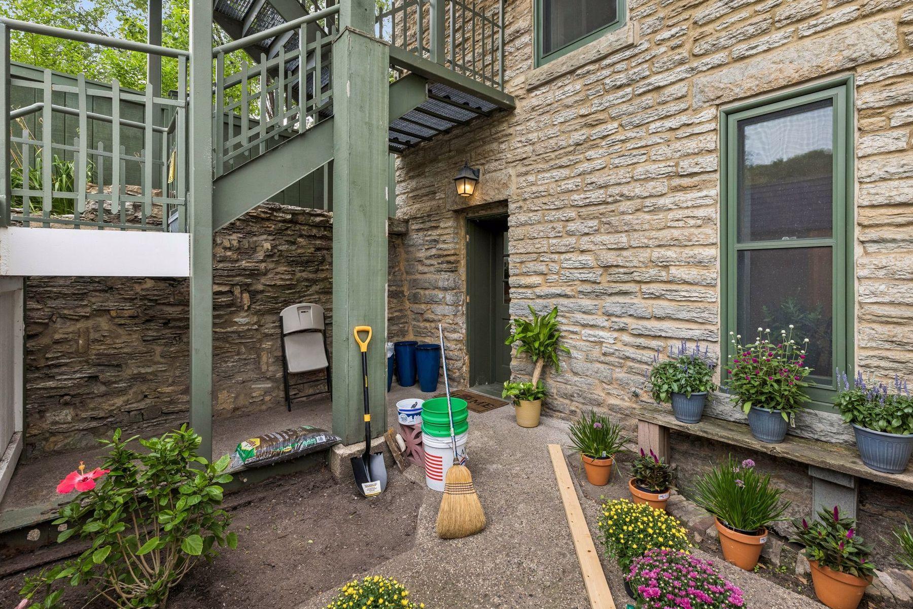 View of Residential at 16 Grove Street #16B, Minneapolis MN 55401, Minneapolis (24 of 38) - Mike Wilen | Minnesota Team Real Estate