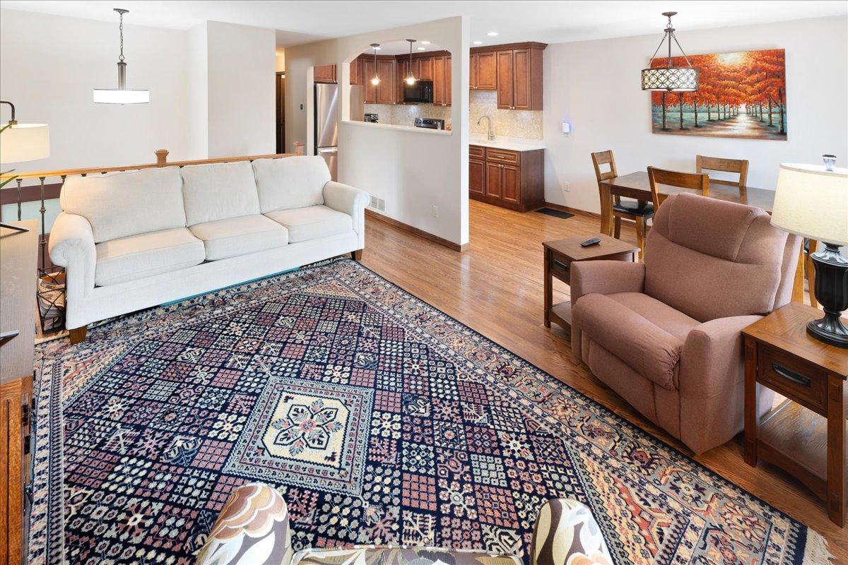 View of Residential at 12264 17th Avenue, Burnsville MN 55337, Burnsville (11 of 38) - Mike Wilen | Minnesota Team Real Estate