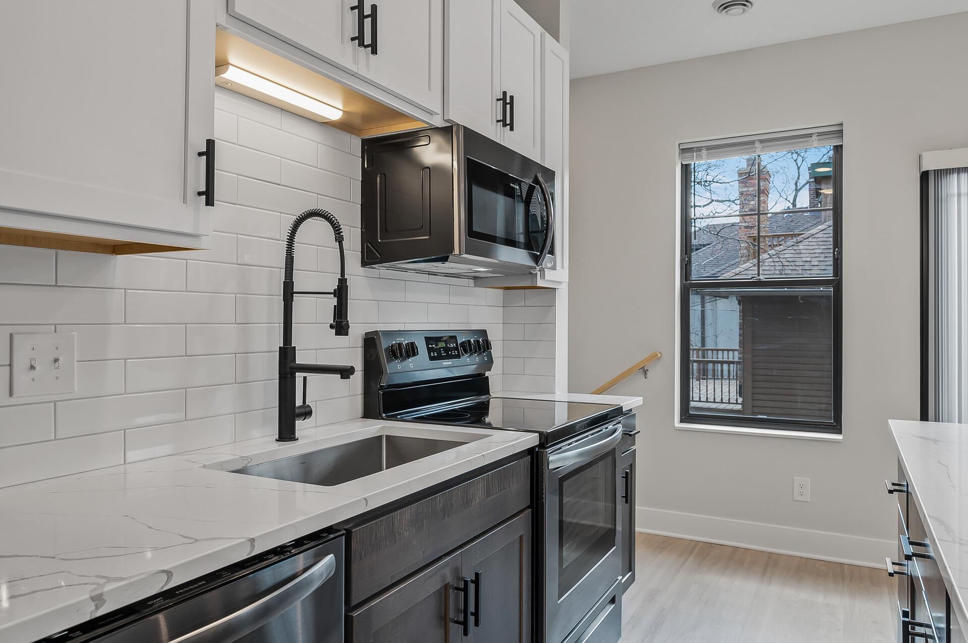 View of Commercial Sale at 2413 1st Avenue, Minneapolis MN 55404, Minneapolis (59 of 97) - Mike Wilen | Minnesota Team Real Estate