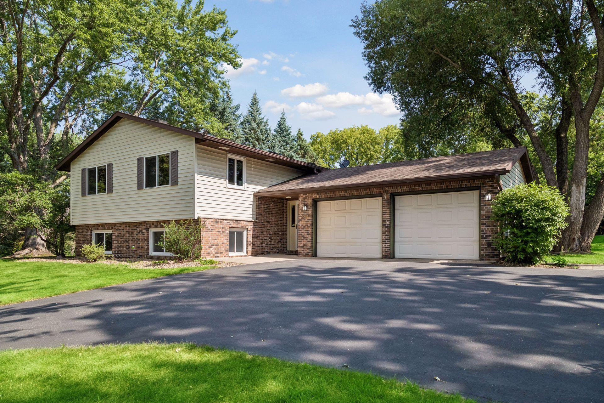 View of Residential at 18208 Ginavale Lane, Eden Prairie MN 55346, Eden Prairie - Mike Wilen | Minnesota Team Real Estate