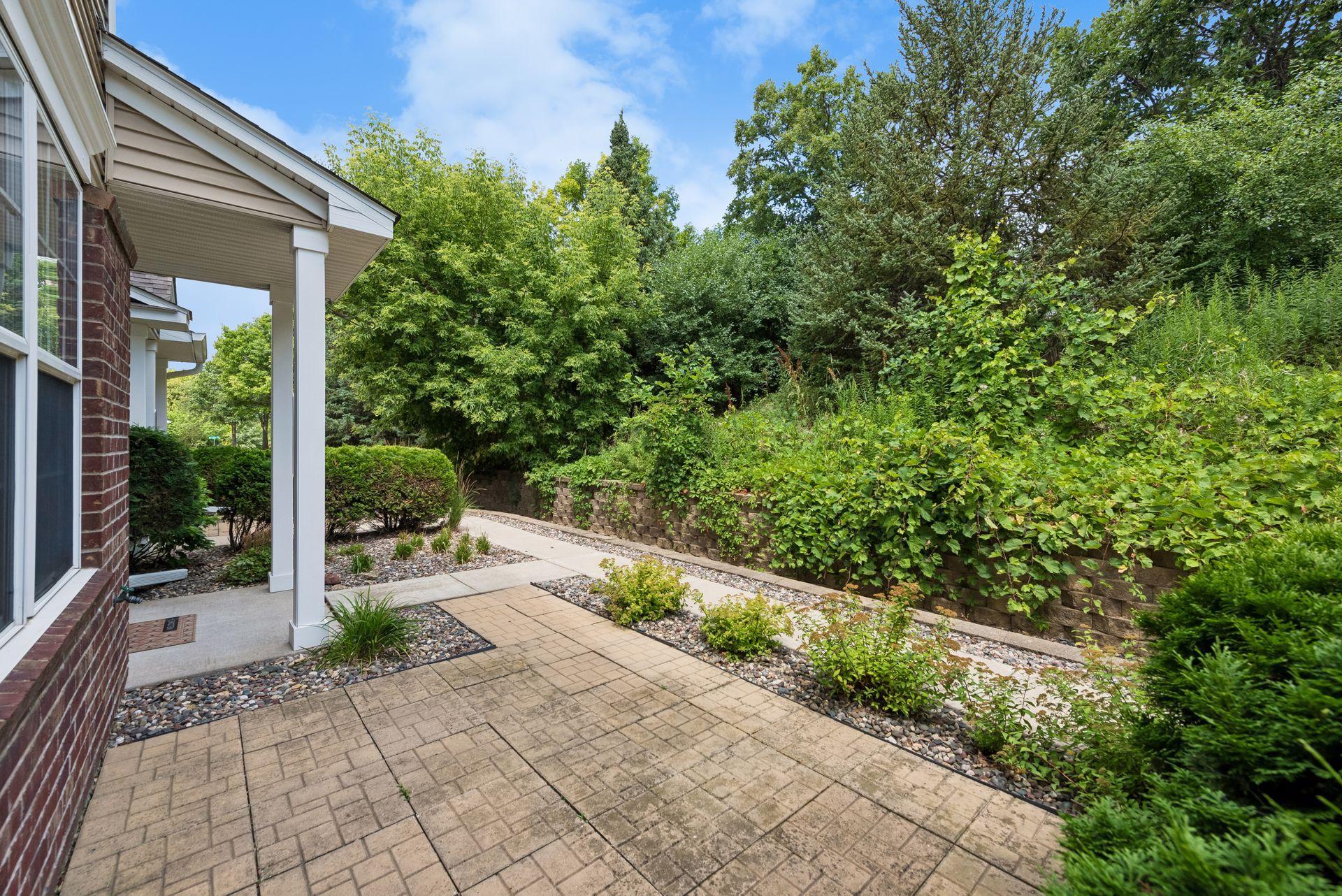 View of Residential at 11025 Oak Grove Circle #C, Woodbury MN 55129, Woodbury (23 of 30) - Mike Wilen | Minnesota Team Real Estate