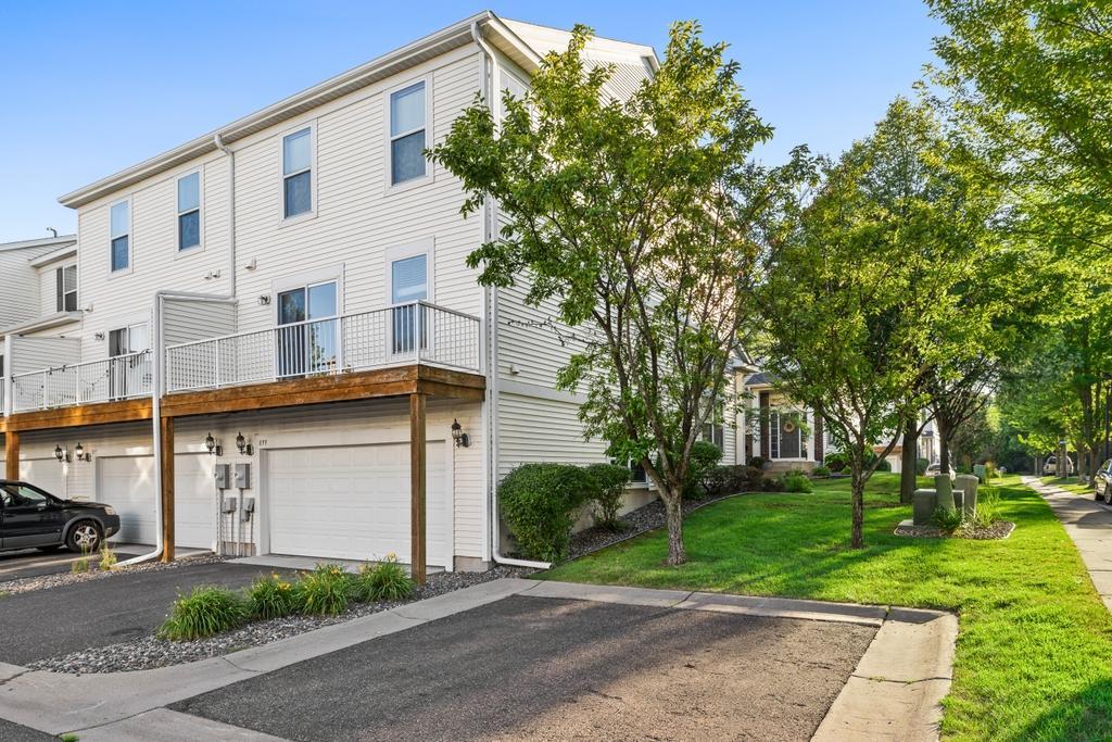 View of Residential at 899 Ledgestone Drive, Mahtomedi MN 55115, Mahtomedi (29 of 33) - Mike Wilen | Minnesota Team Real Estate