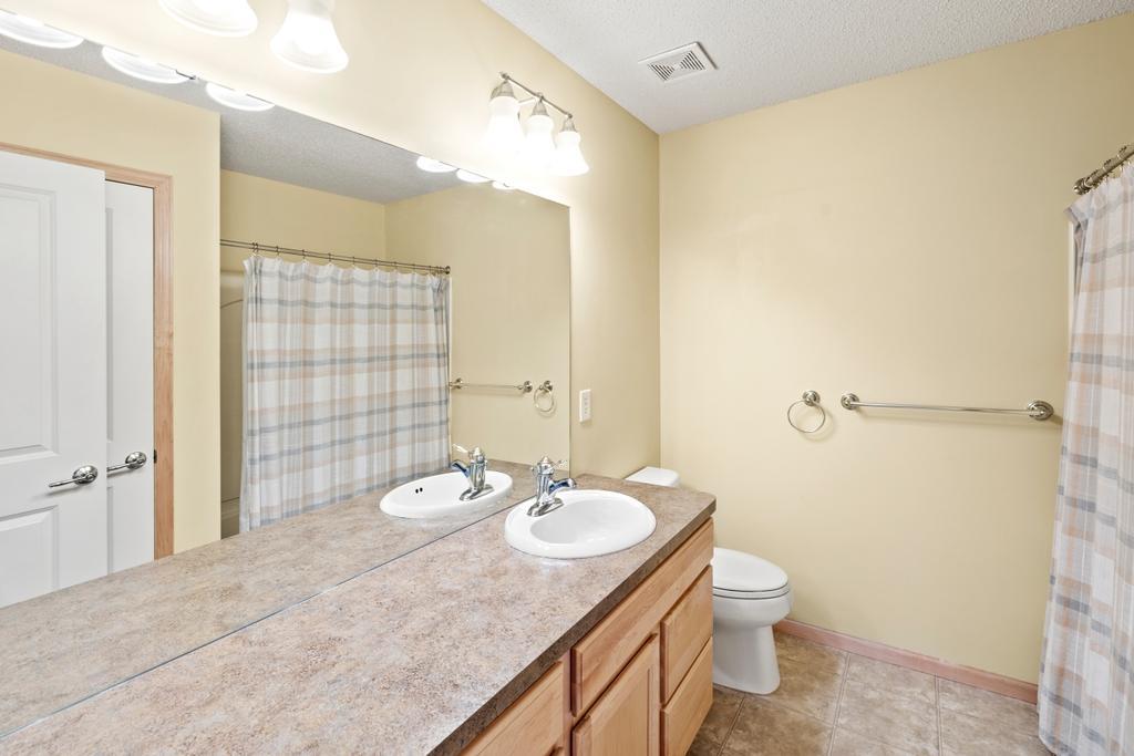 View of Residential at 899 Ledgestone Drive, Mahtomedi MN 55115, Mahtomedi (22 of 33) - Mike Wilen | Minnesota Team Real Estate
