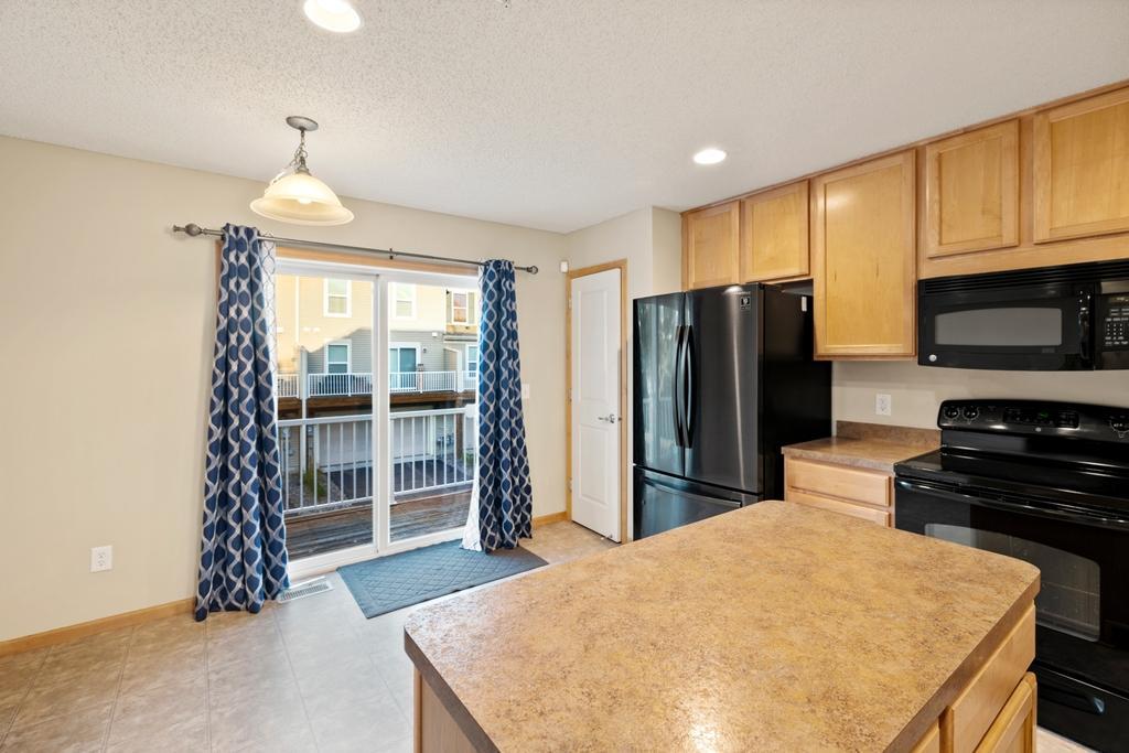 View of Residential at 899 Ledgestone Drive, Mahtomedi MN 55115, Mahtomedi (11 of 33) - Mike Wilen | Minnesota Team Real Estate