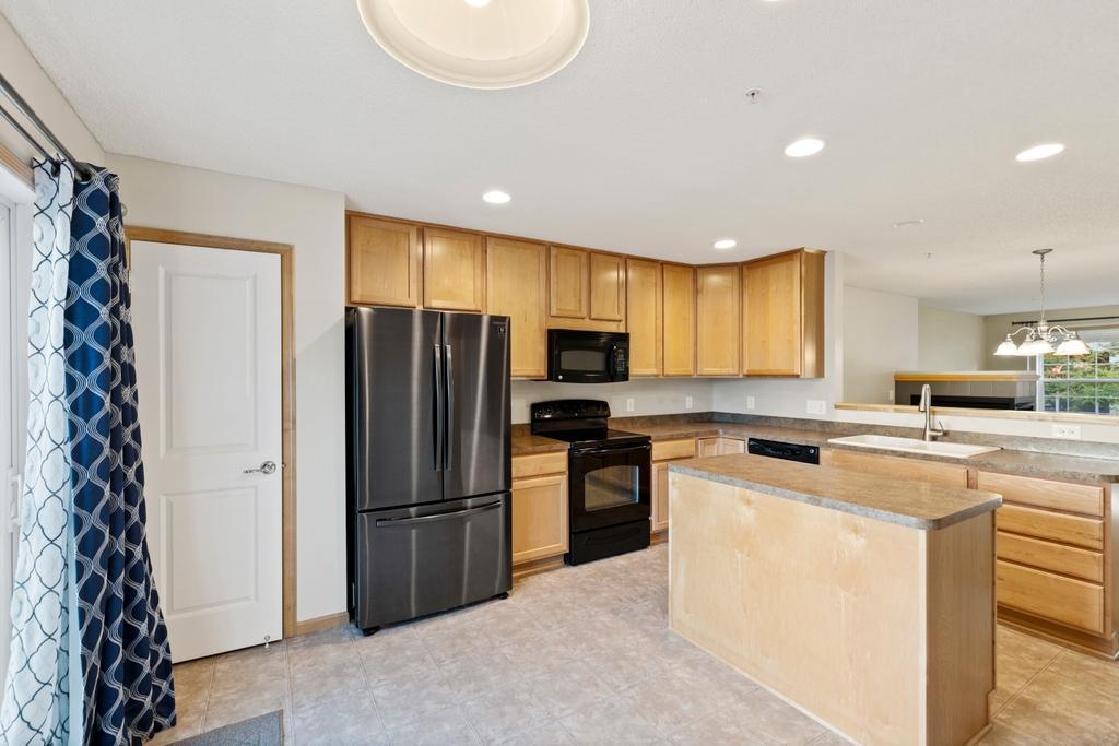View of Residential at 899 Ledgestone Drive, Mahtomedi MN 55115, Mahtomedi (9 of 33) - Mike Wilen | Minnesota Team Real Estate