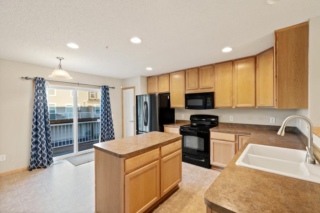 View of Residential at 899 Ledgestone Drive, Mahtomedi MN 55115, Mahtomedi (8 of 33) - Mike Wilen | Minnesota Team Real Estate