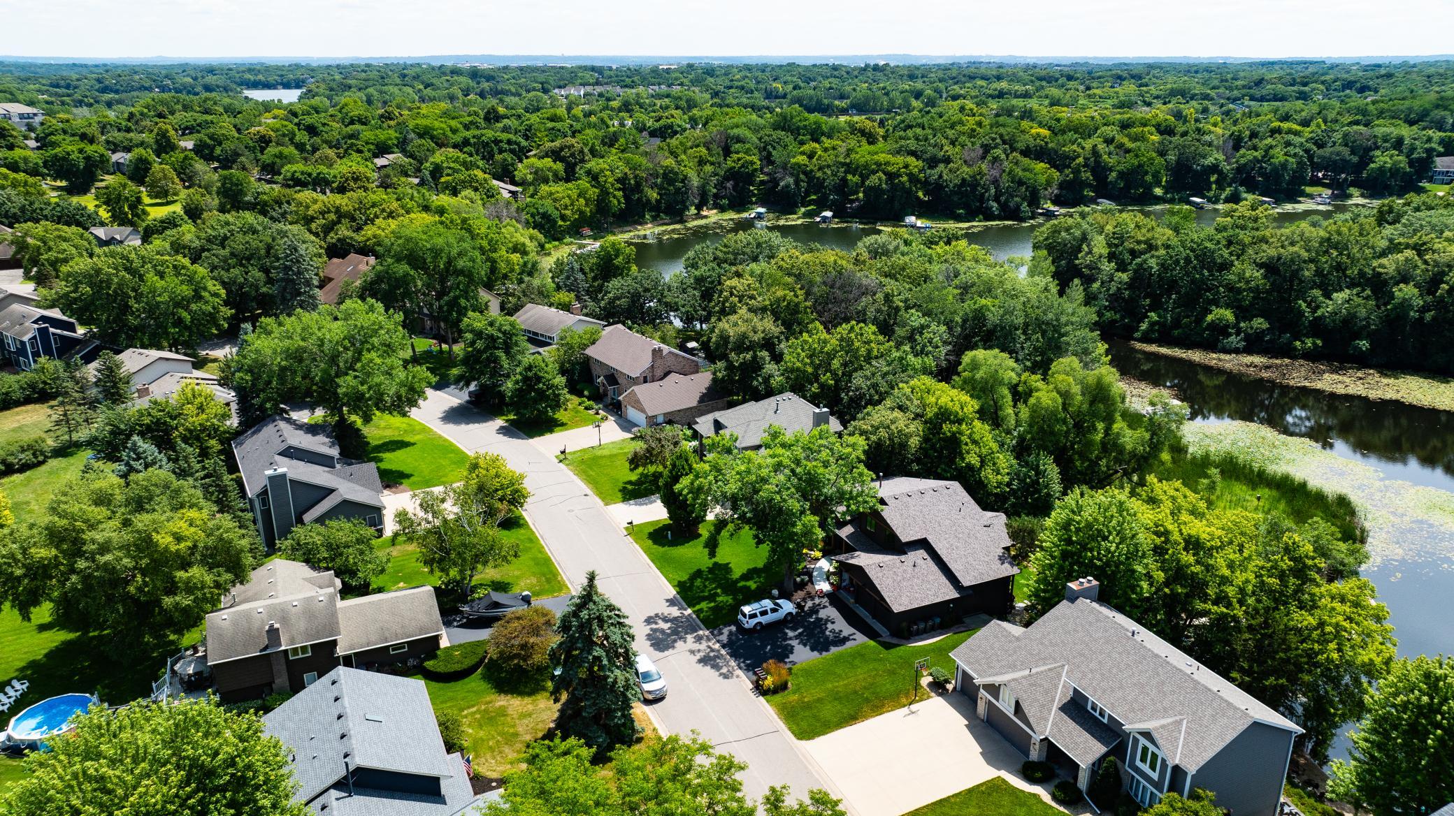 View of Residential at 7941 Bay Curve, Eden Prairie MN 55347, Eden Prairie (91 of 135) - Mike Wilen | Minnesota Team Real Estate