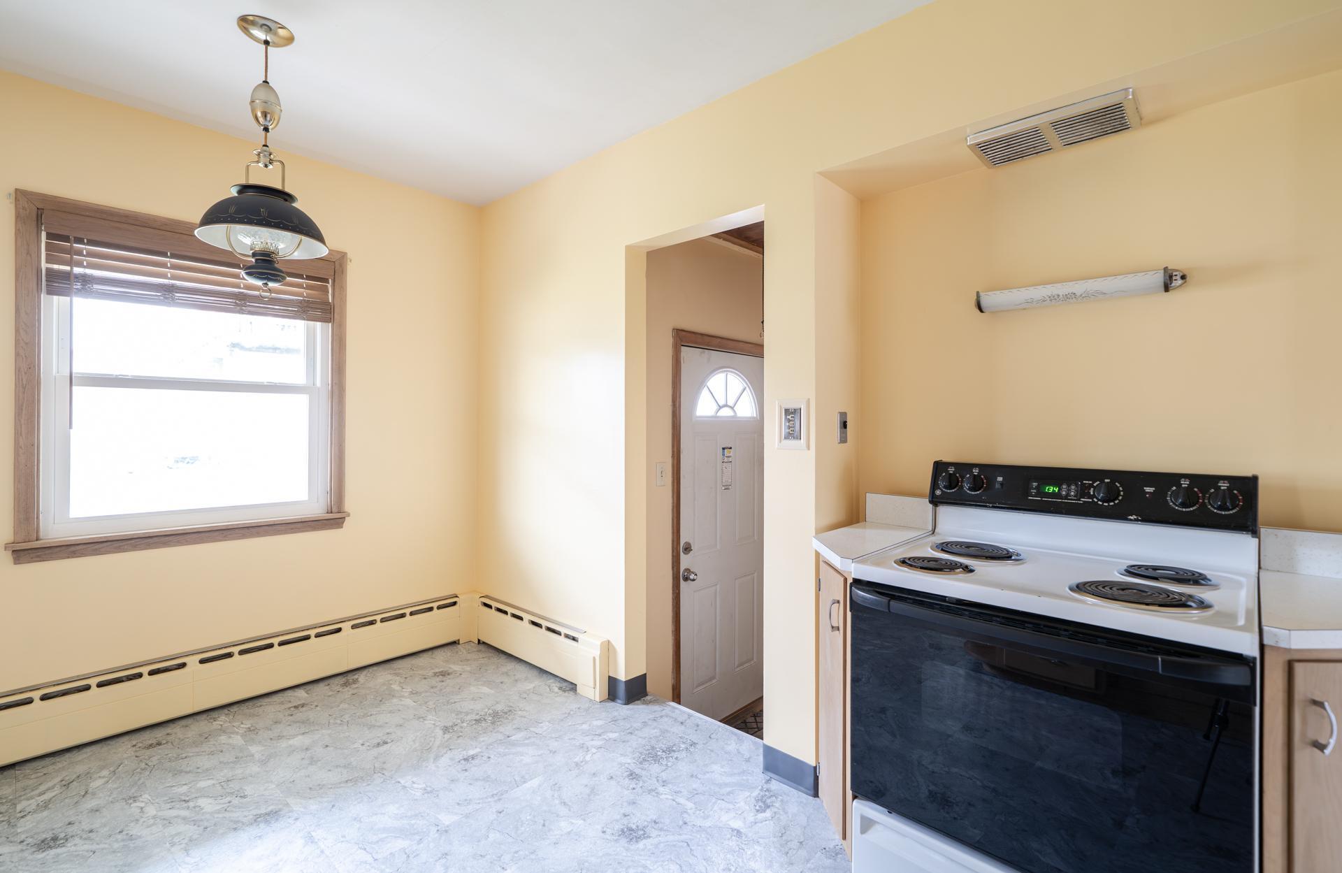 View of Residential at 1044 Cumberland Street, Saint Paul MN 55117, Saint Paul (19 of 49) - Mike Wilen | Minnesota Team Real Estate