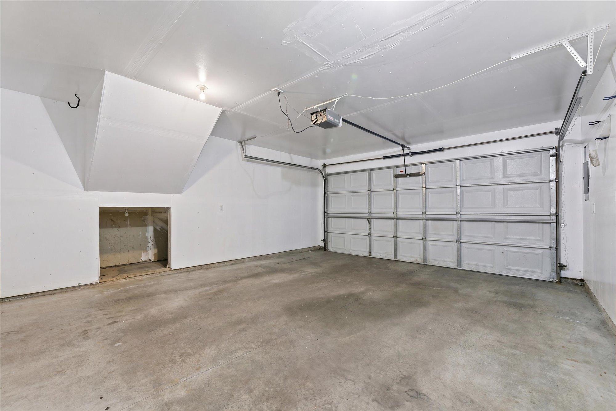 View of Residential at 14157 43rd Avenue, Plymouth MN 55446, Plymouth (31 of 41) - Mike Wilen | Minnesota Team Real Estate