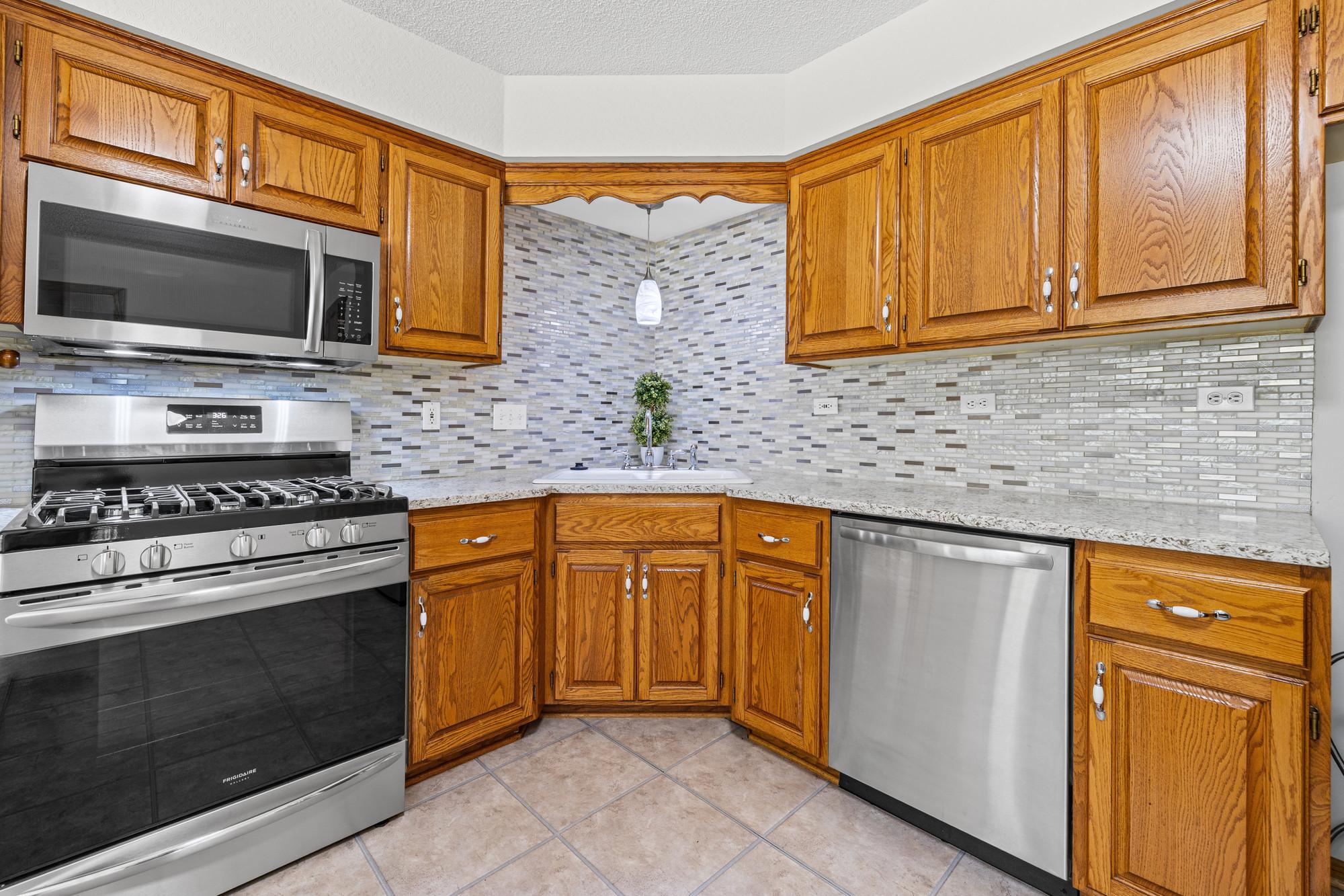 View of Residential at 8925 Ashley Terrace, Brooklyn Park MN 55443, Brooklyn Park (27 of 59) - Mike Wilen | Minnesota Team Real Estate