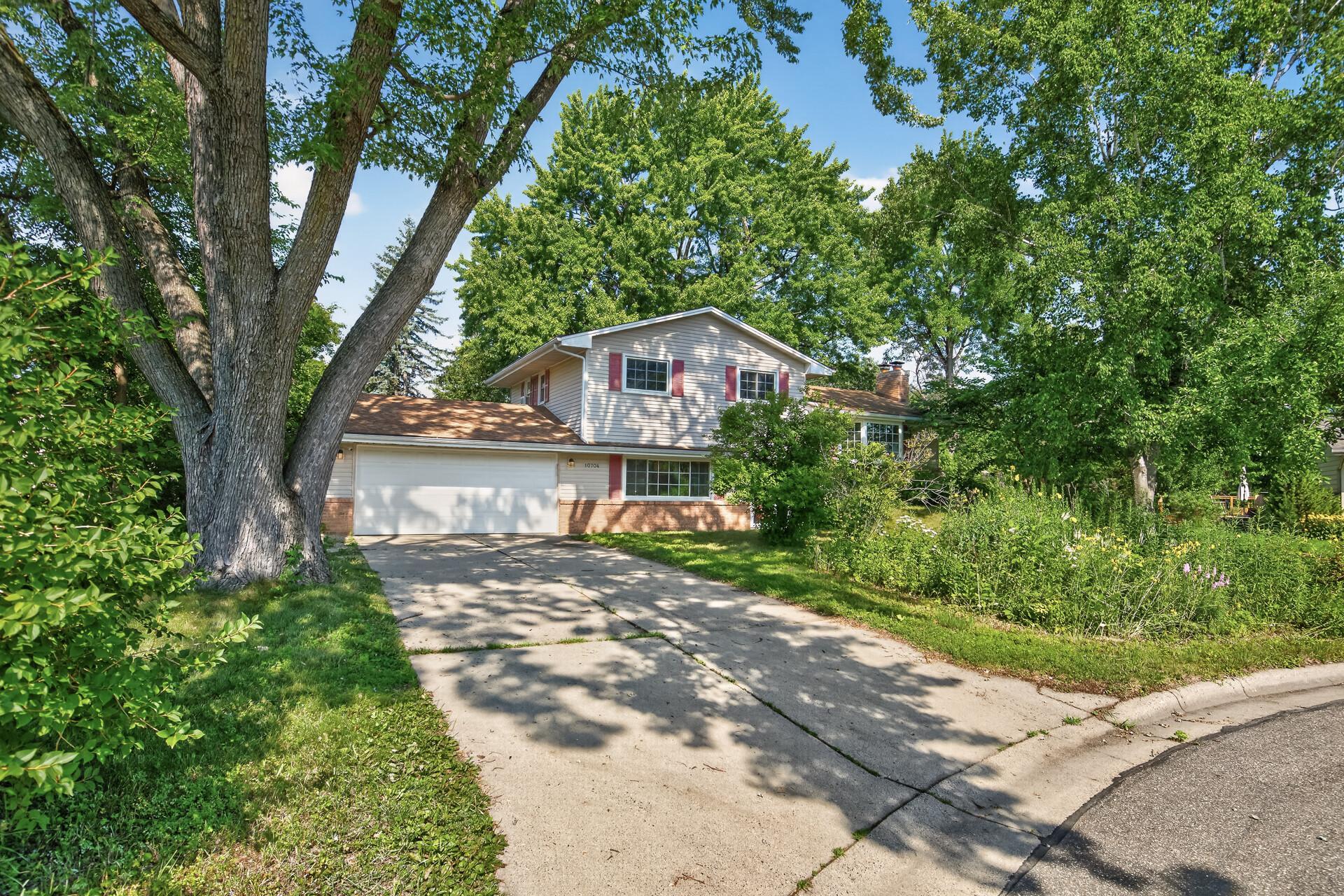 View of Single Family at 10704 Prescott Court, Burnsville - Mike Wilen | Minnesota Team Real Estate