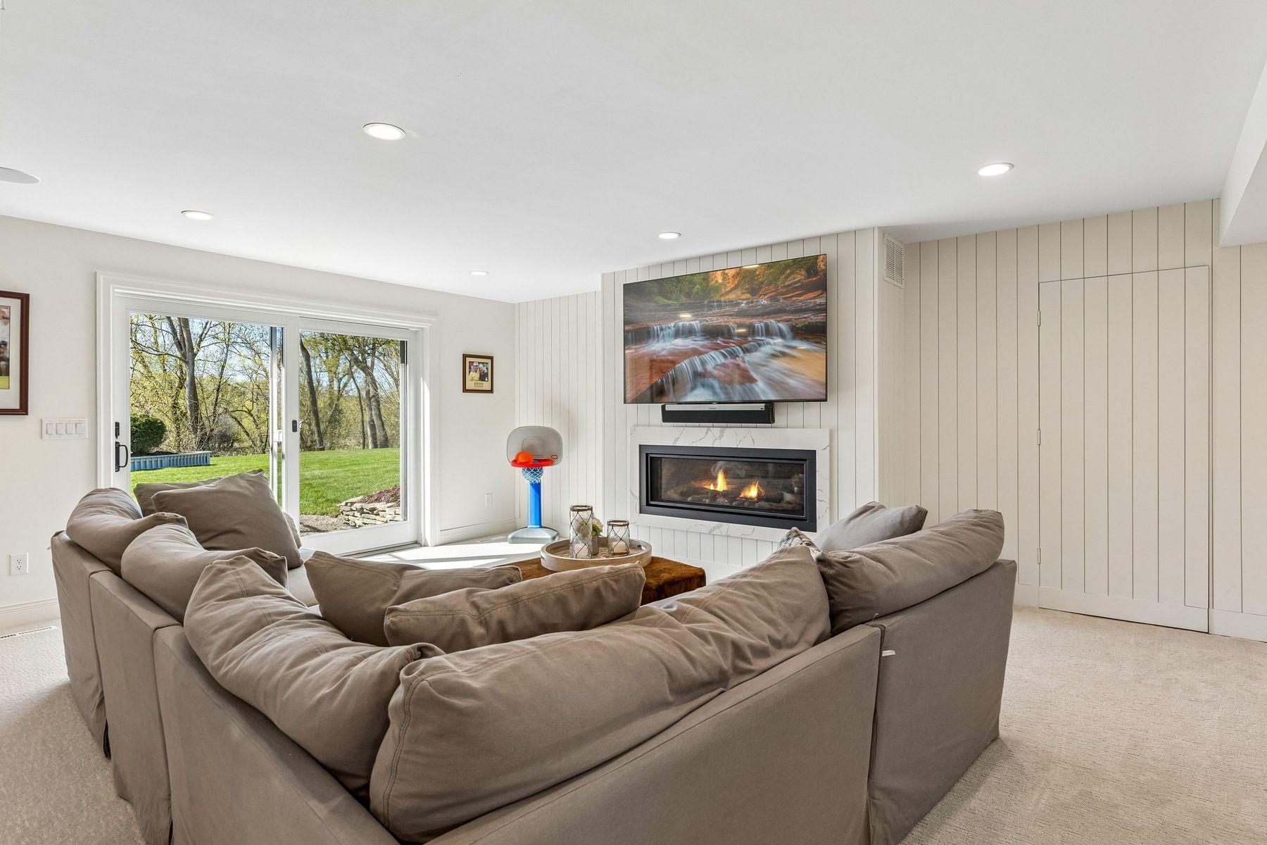 View of Residential at 1155 Heritage Lane, Wayzata MN 55391, Wayzata (35 of 59) - Mike Wilen | Minnesota Team Real Estate