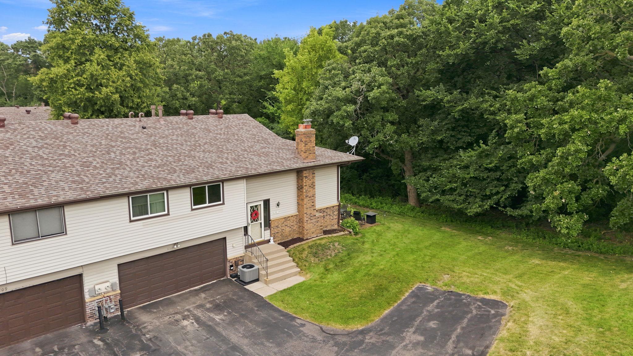 View of Residential at 1711 Hickory Hill Drive, Eagan MN 55122, Eagan (27 of 29) - Mike Wilen | Minnesota Team Real Estate