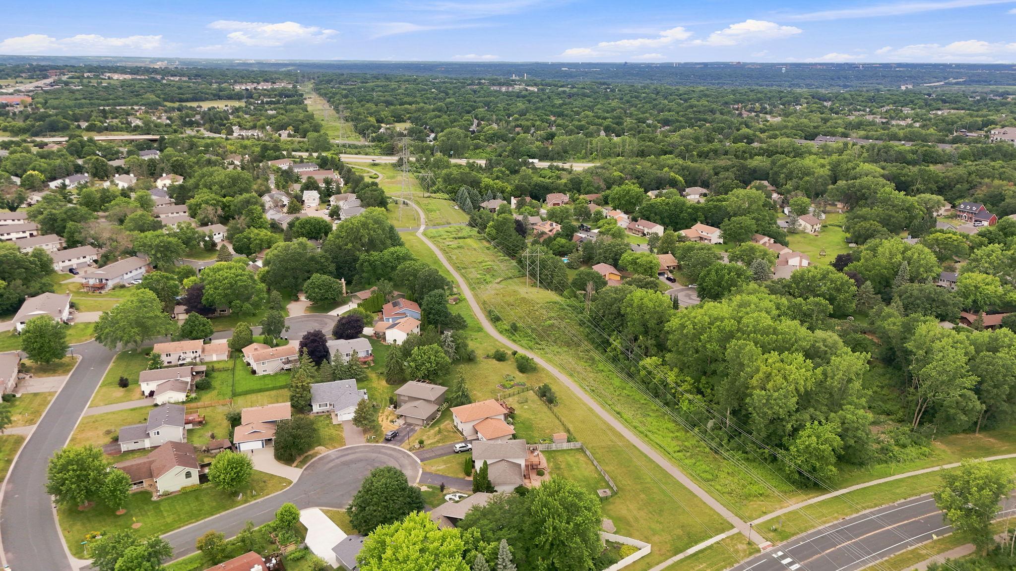 View of Residential at 1711 Hickory Hill Drive, Eagan MN 55122, Eagan (24 of 29) - Mike Wilen | Minnesota Team Real Estate