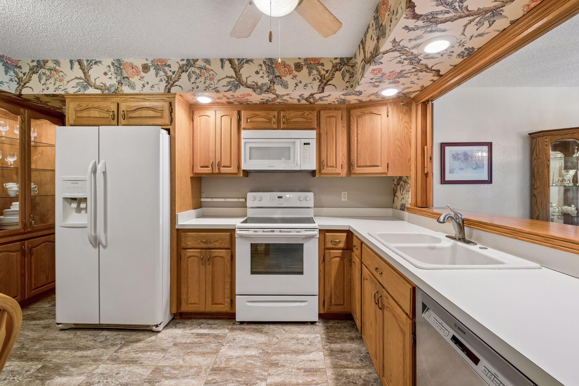 View of Residential at 6100 Auto Club Road #316, Bloomington MN 55438, Bloomington (10 of 27) - Mike Wilen | Minnesota Team Real Estate