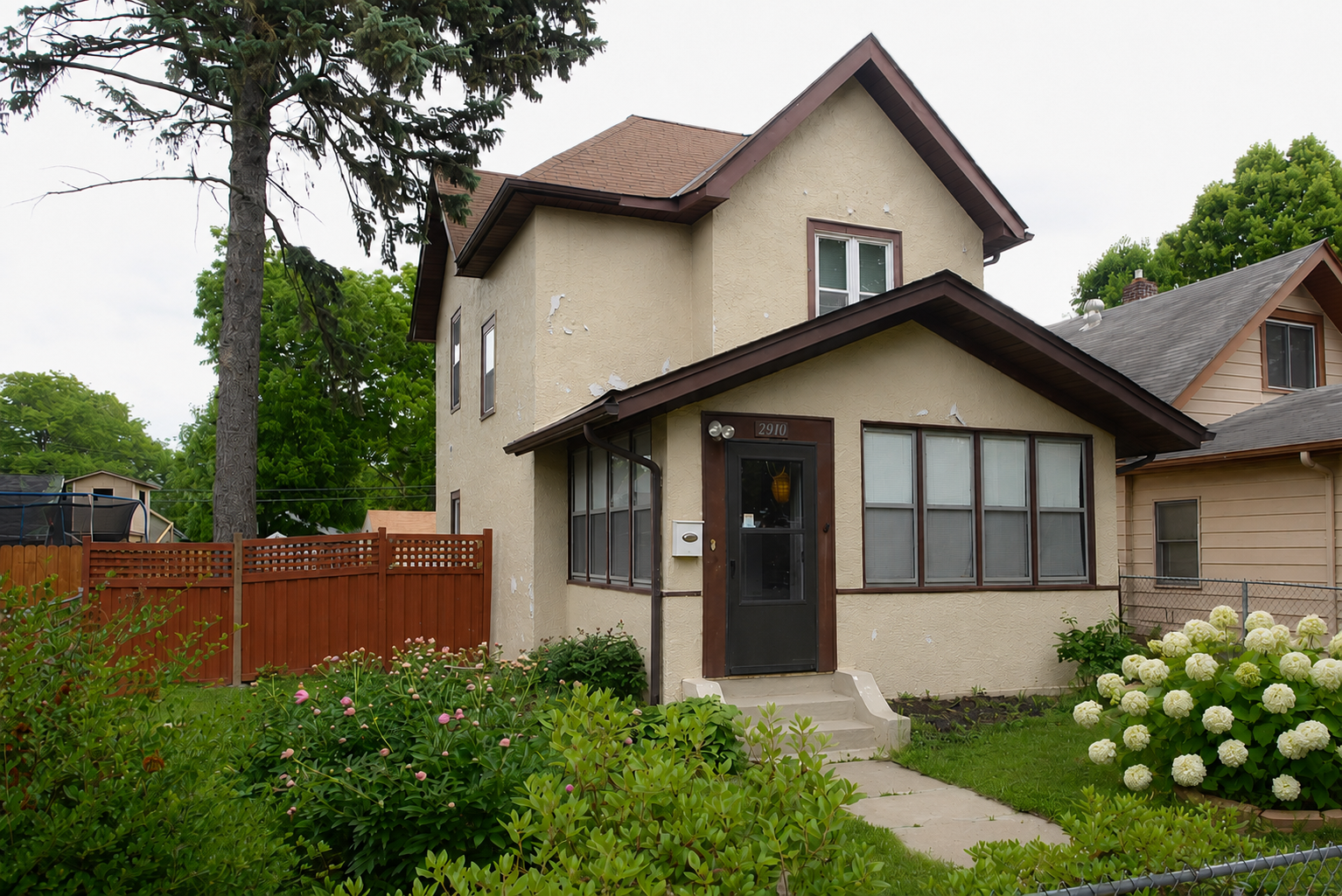 View of Single Family at 2910 Russell Avenue, Minneapolis - Mike Wilen | Minnesota Team Real Estate