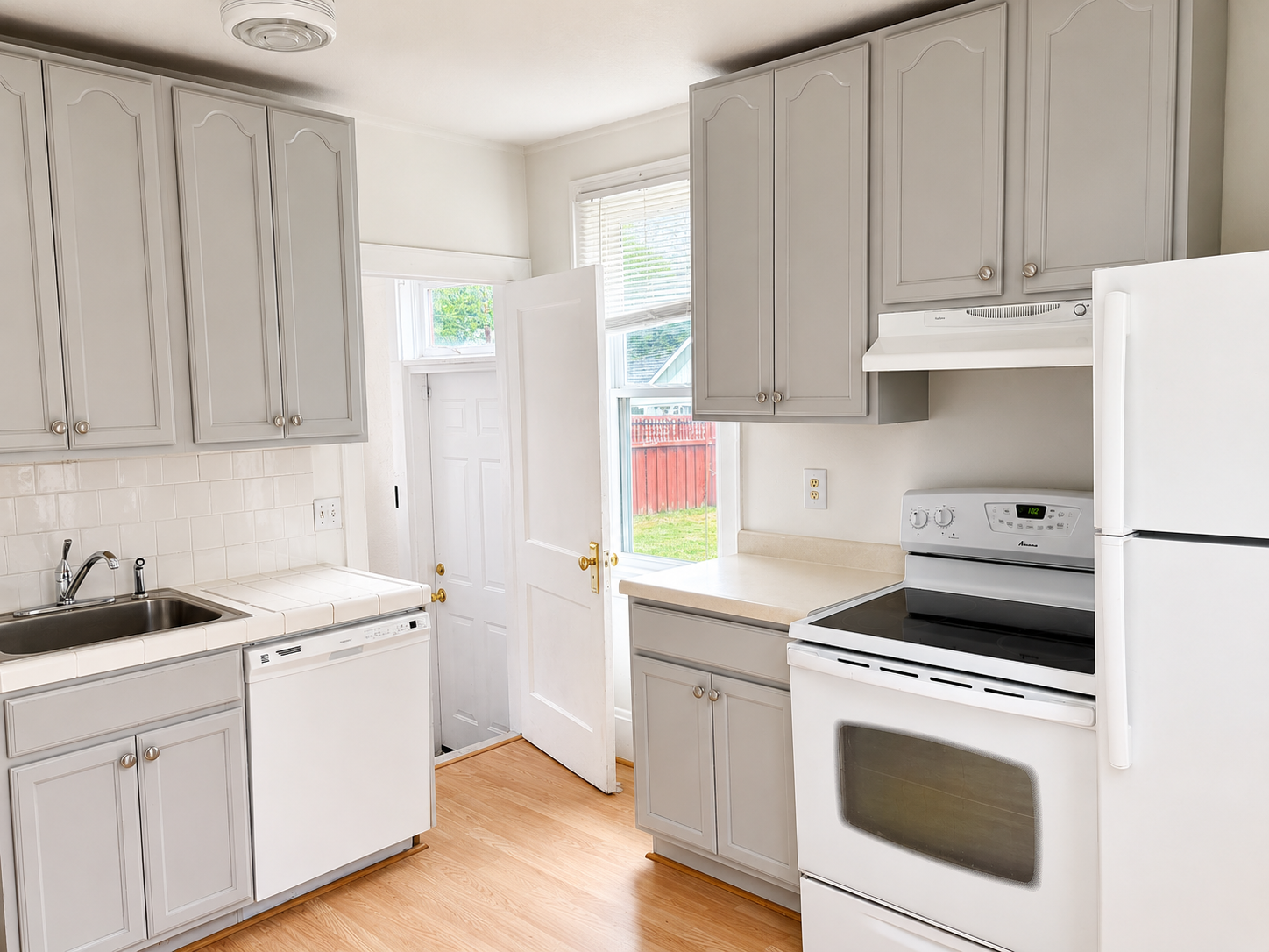 View of Residential at 2910 Russell Avenue, Minneapolis MN 55411, Minneapolis (7 of 15) - Mike Wilen | Minnesota Team Real Estate