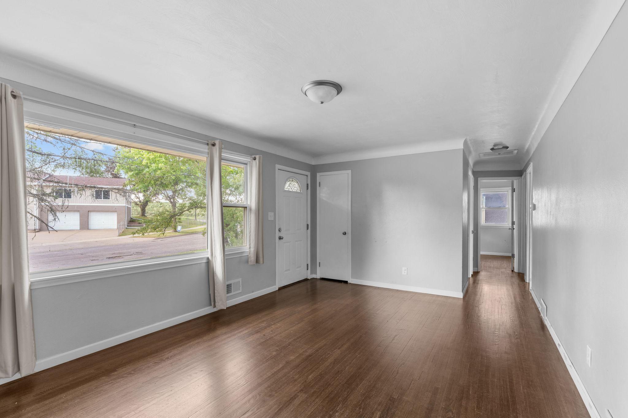 View of Residential at 2168 Hawthorne Avenue, Saint Paul MN 55119, Saint Paul (4 of 23) - Mike Wilen | Minnesota Team Real Estate