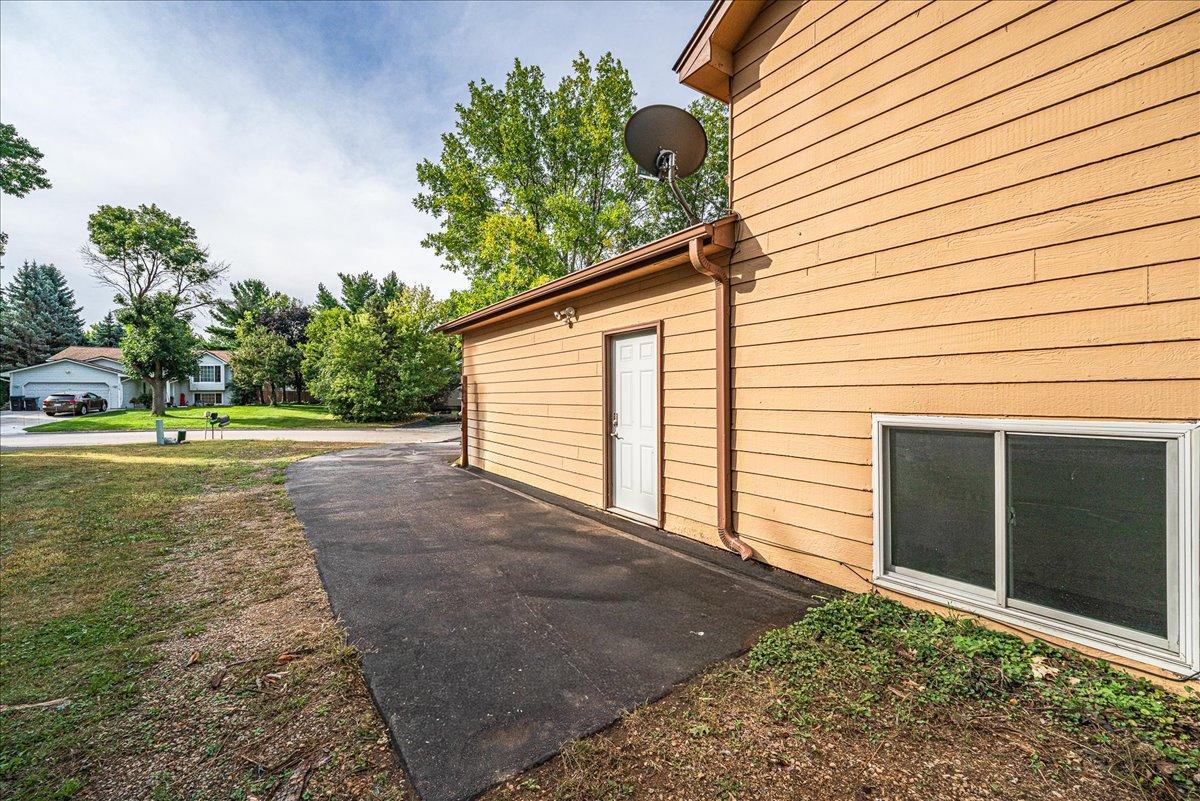 View of Residential at 1712 Rio Loma Drive, Burnsville MN 55337, Burnsville (33 of 34) - Mike Wilen | Minnesota Team Real Estate