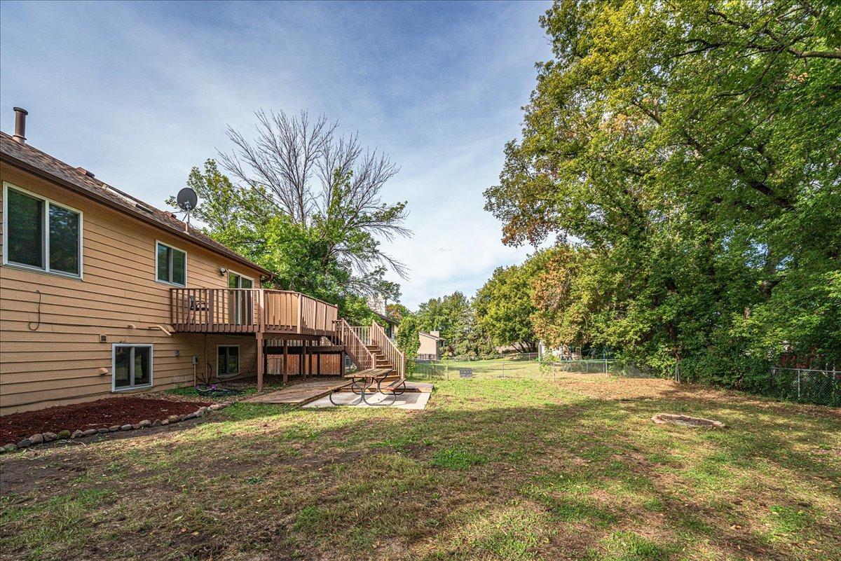 View of Residential at 1712 Rio Loma Drive, Burnsville MN 55337, Burnsville (25 of 34) - Mike Wilen | Minnesota Team Real Estate