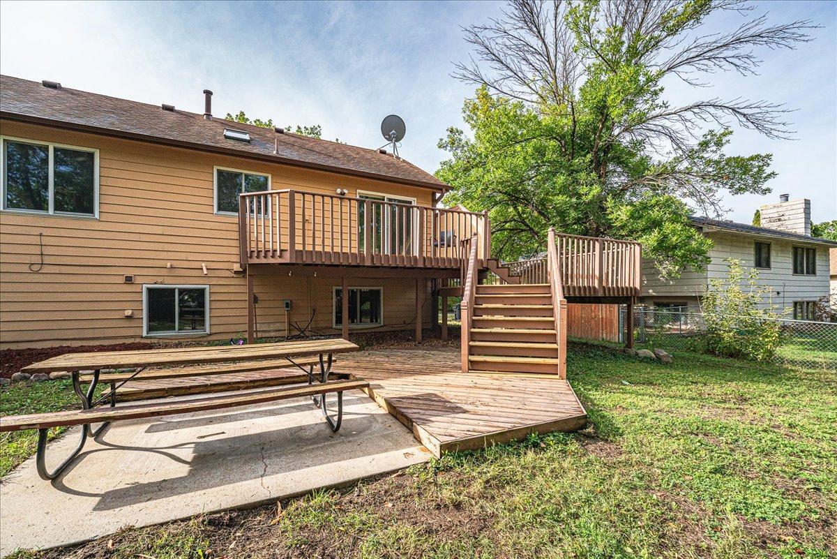 View of Residential at 1712 Rio Loma Drive, Burnsville MN 55337, Burnsville (26 of 34) - Mike Wilen | Minnesota Team Real Estate