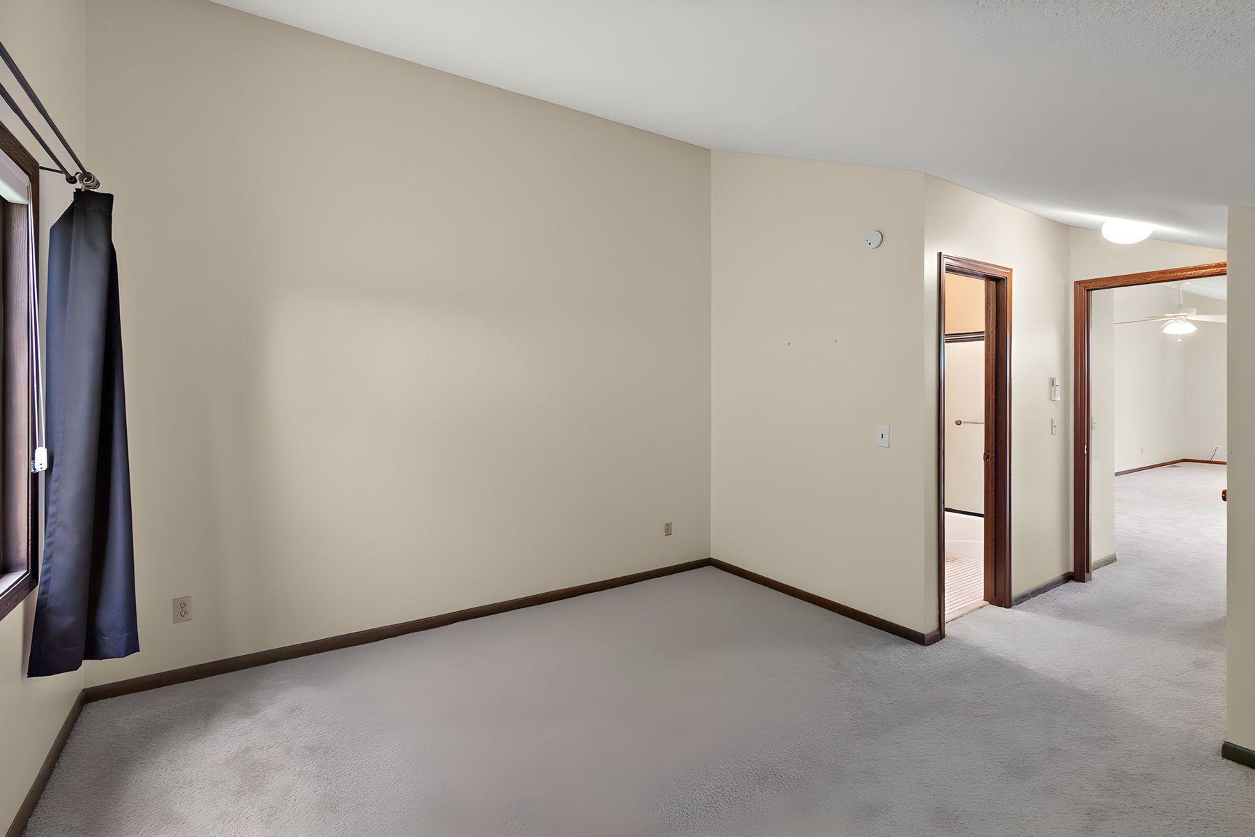 View of Residential at 7051 Robinwood Trail, Woodbury MN 55125, Woodbury (25 of 37) - Mike Wilen | Minnesota Team Real Estate