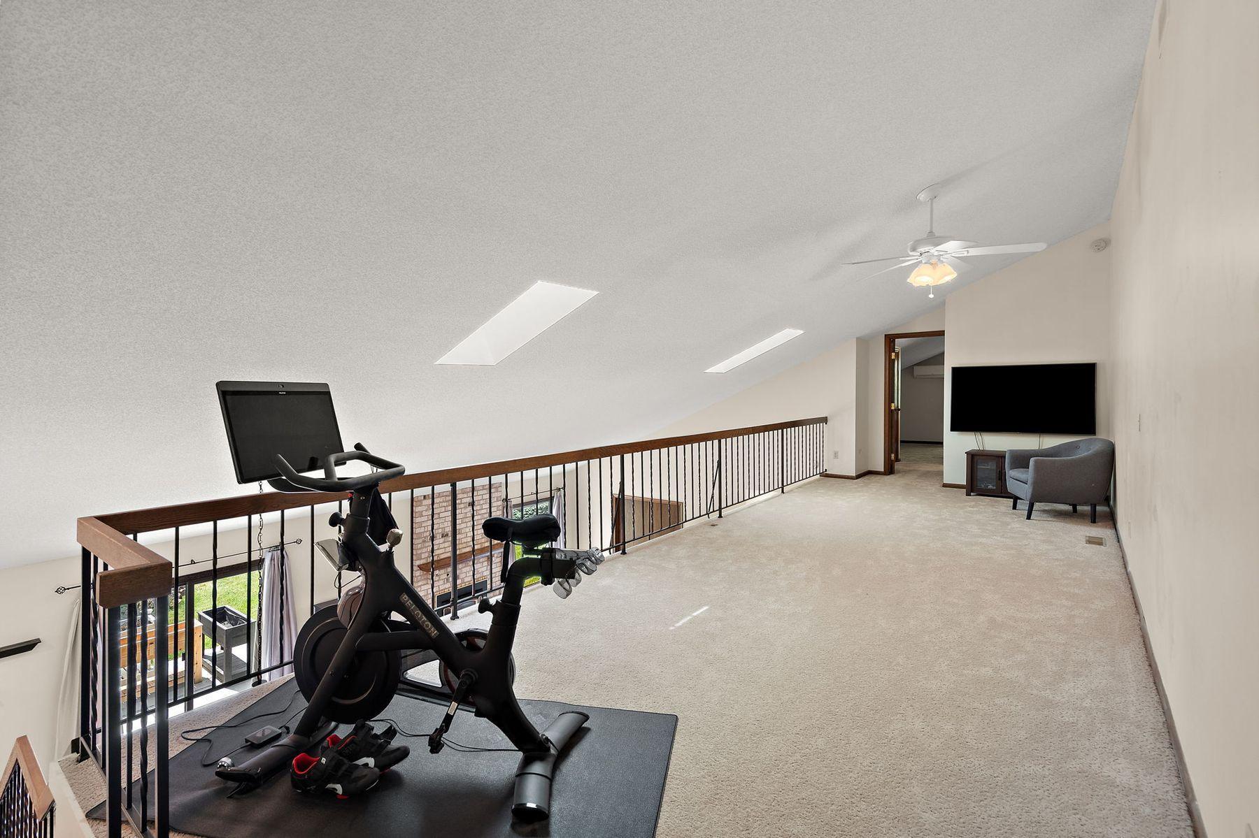 View of Residential at 7051 Robinwood Trail, Woodbury MN 55125, Woodbury (19 of 37) - Mike Wilen | Minnesota Team Real Estate