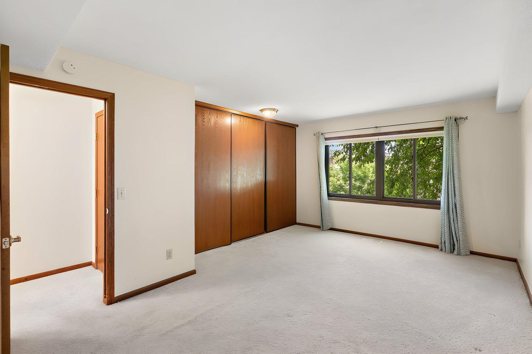 View of Residential at 7051 Robinwood Trail, Woodbury MN 55125, Woodbury (13 of 37) - Mike Wilen | Minnesota Team Real Estate