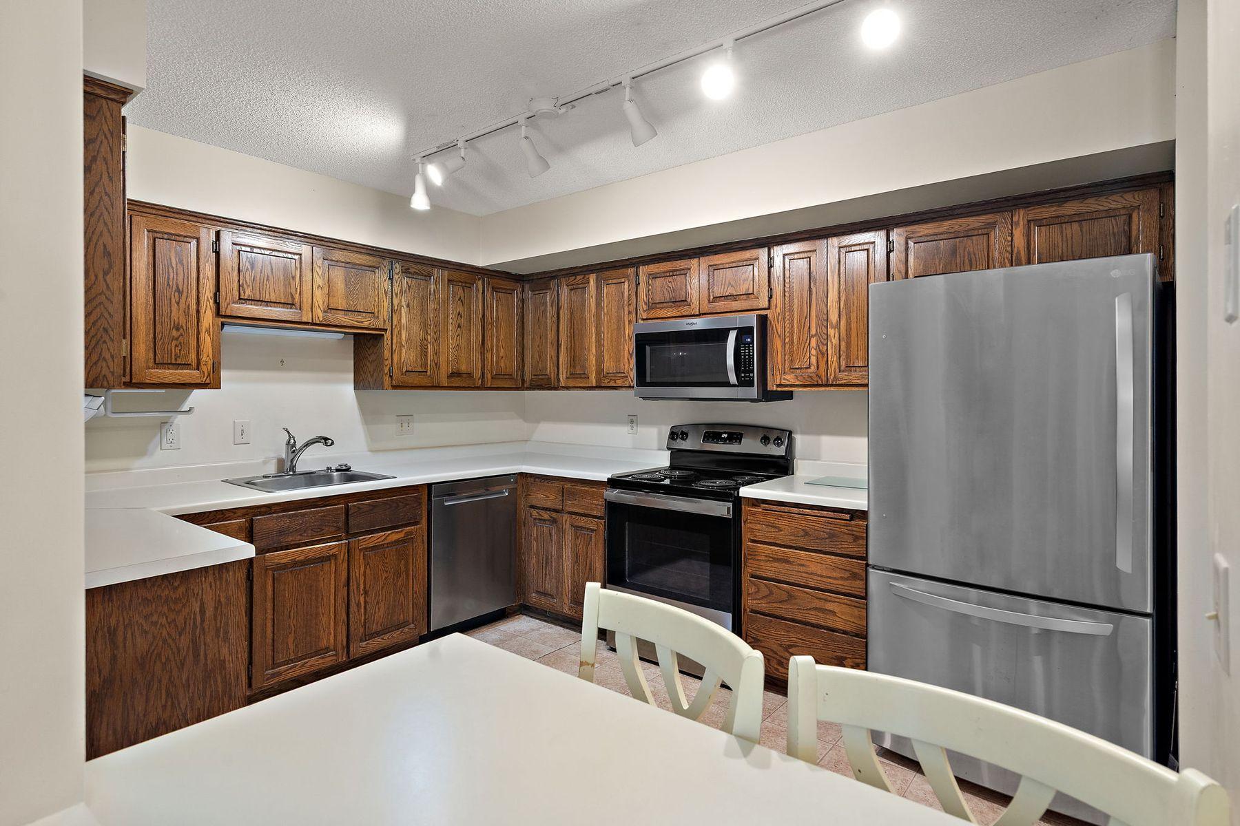 View of Residential at 7051 Robinwood Trail, Woodbury MN 55125, Woodbury (10 of 37) - Mike Wilen | Minnesota Team Real Estate