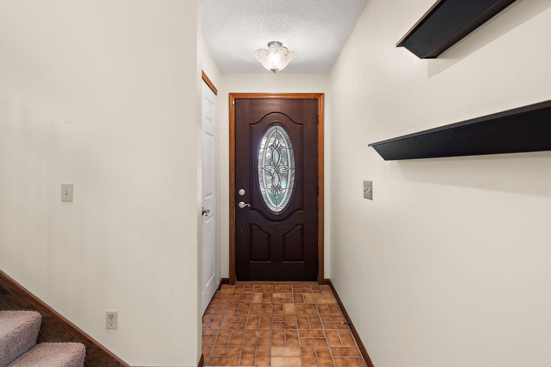 View of Residential at 7051 Robinwood Trail, Woodbury MN 55125, Woodbury (3 of 37) - Mike Wilen | Minnesota Team Real Estate