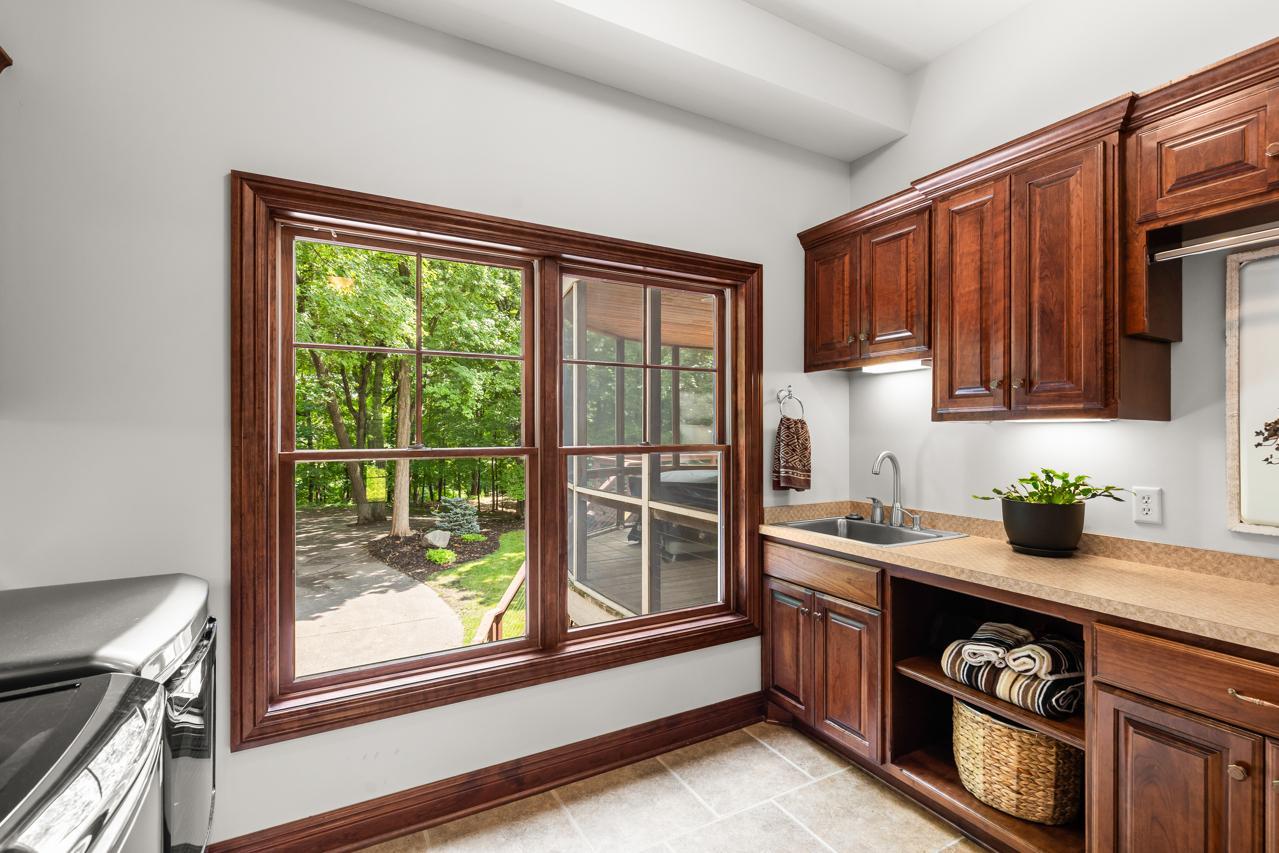 View of Residential at 9991 Dell Road, Eden Prairie MN 55347, Eden Prairie (31 of 99) - Mike Wilen | Minnesota Team Real Estate
