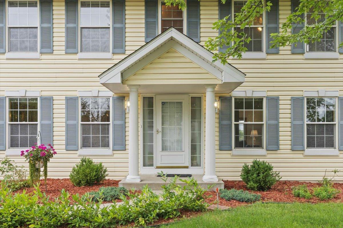 View of Residential at 931 Sterling Street, Maplewood MN 55119, Maplewood (3 of 44) - Mike Wilen | Minnesota Team Real Estate