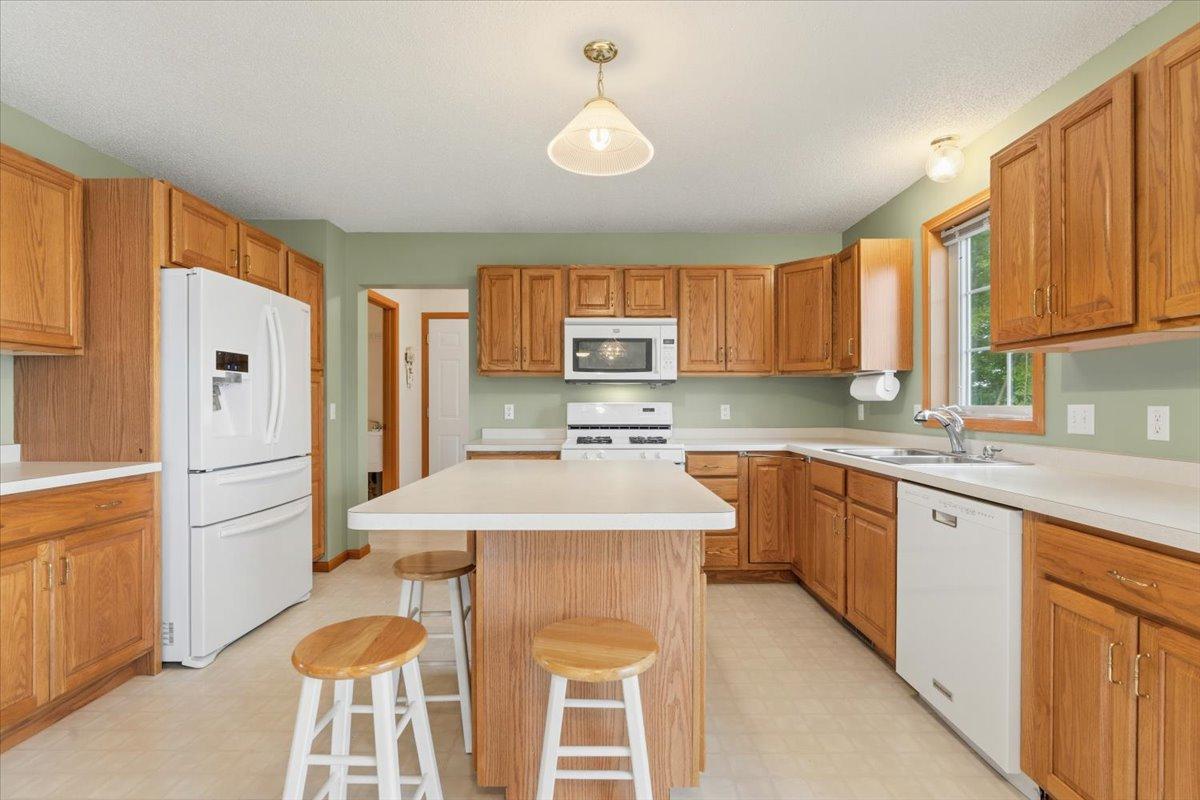 View of Residential at 931 Sterling Street, Maplewood MN 55119, Maplewood (6 of 44) - Mike Wilen | Minnesota Team Real Estate
