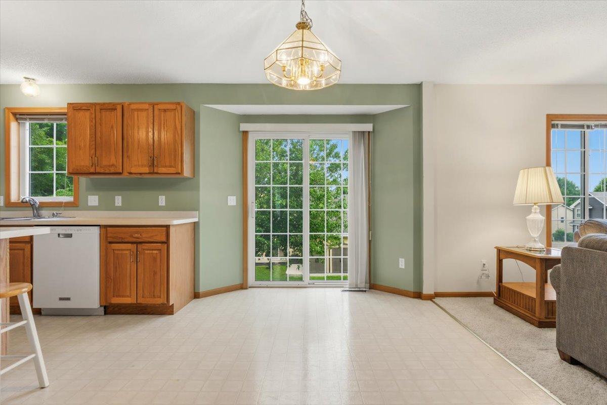 View of Residential at 931 Sterling Street, Maplewood MN 55119, Maplewood (11 of 44) - Mike Wilen | Minnesota Team Real Estate