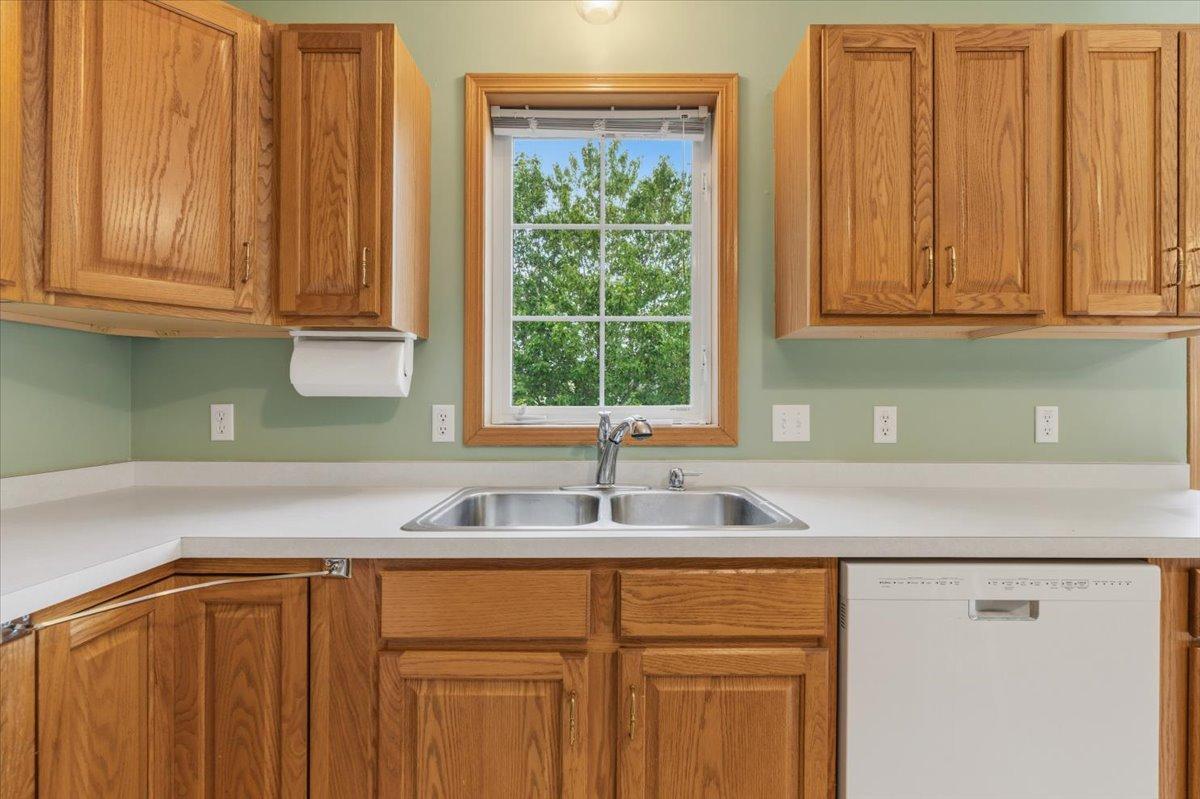 View of Residential at 931 Sterling Street, Maplewood MN 55119, Maplewood (8 of 44) - Mike Wilen | Minnesota Team Real Estate