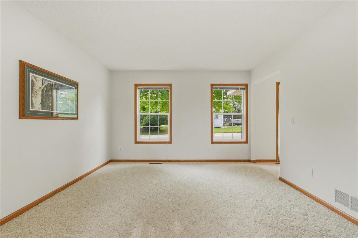 View of Residential at 931 Sterling Street, Maplewood MN 55119, Maplewood (32 of 44) - Mike Wilen | Minnesota Team Real Estate
