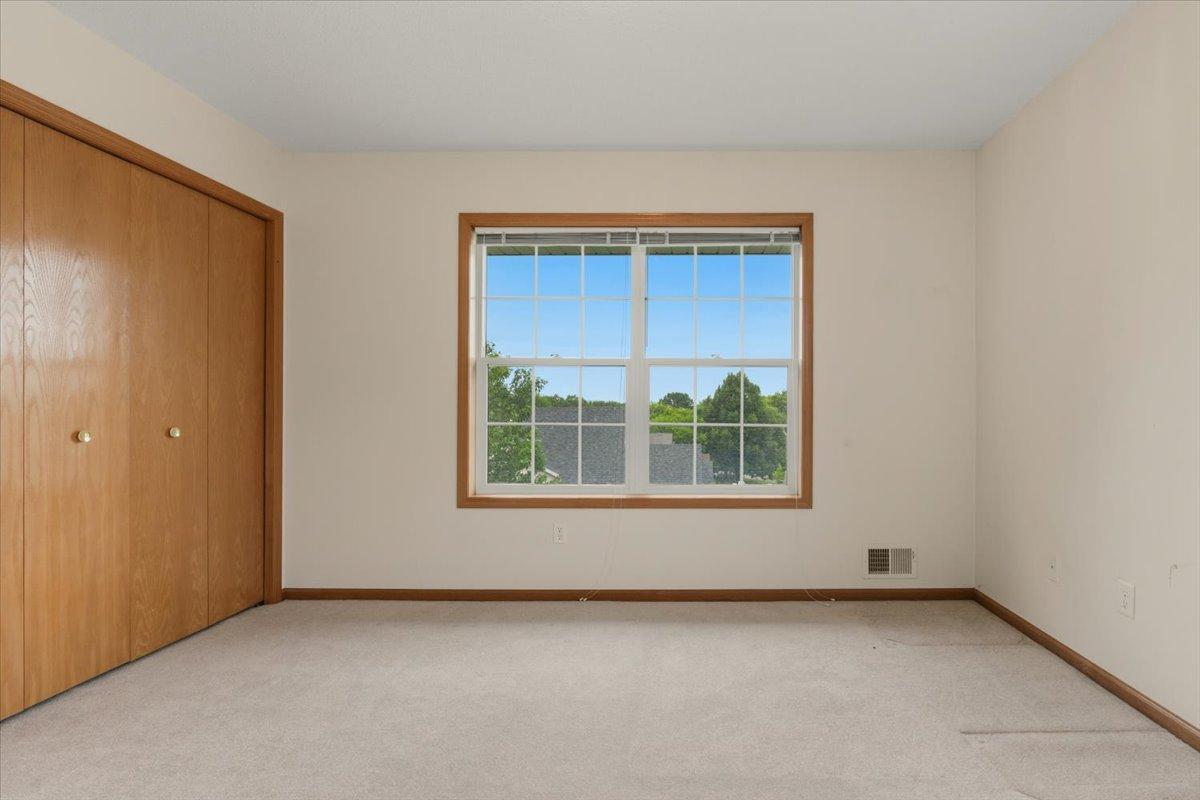 View of Residential at 931 Sterling Street, Maplewood MN 55119, Maplewood (31 of 44) - Mike Wilen | Minnesota Team Real Estate