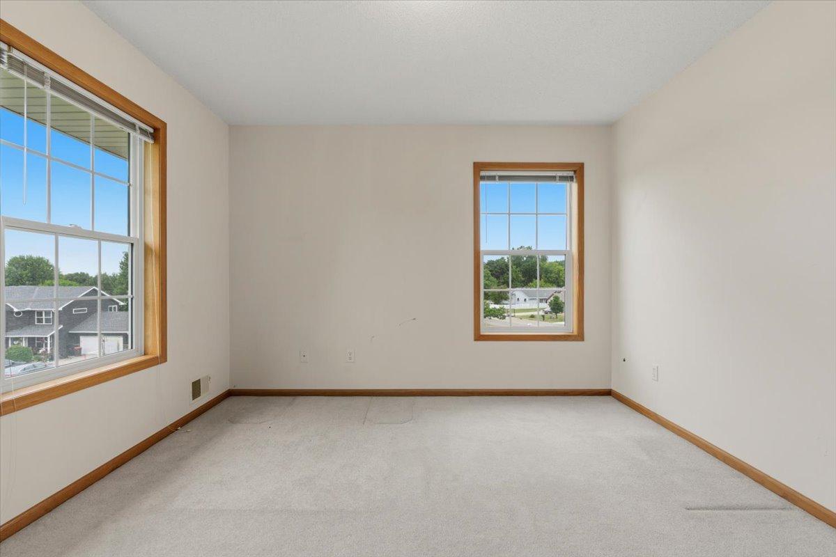 View of Residential at 931 Sterling Street, Maplewood MN 55119, Maplewood (30 of 44) - Mike Wilen | Minnesota Team Real Estate