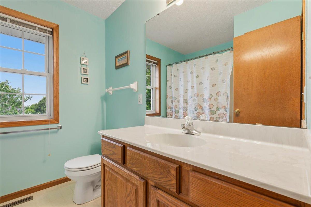 View of Residential at 931 Sterling Street, Maplewood MN 55119, Maplewood (24 of 44) - Mike Wilen | Minnesota Team Real Estate