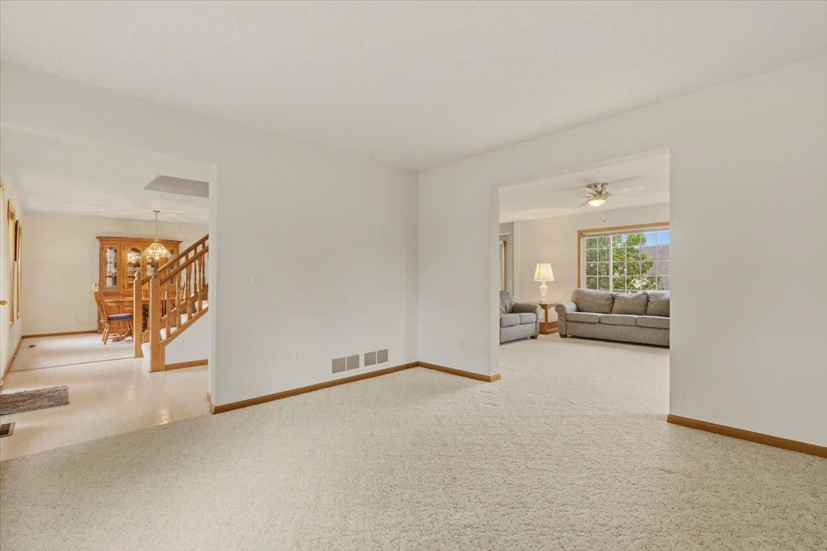 View of Residential at 931 Sterling Street, Maplewood MN 55119, Maplewood (14 of 44) - Mike Wilen | Minnesota Team Real Estate