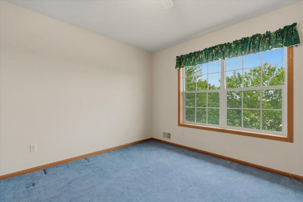 View of Residential at 931 Sterling Street, Maplewood MN 55119, Maplewood (26 of 44) - Mike Wilen | Minnesota Team Real Estate