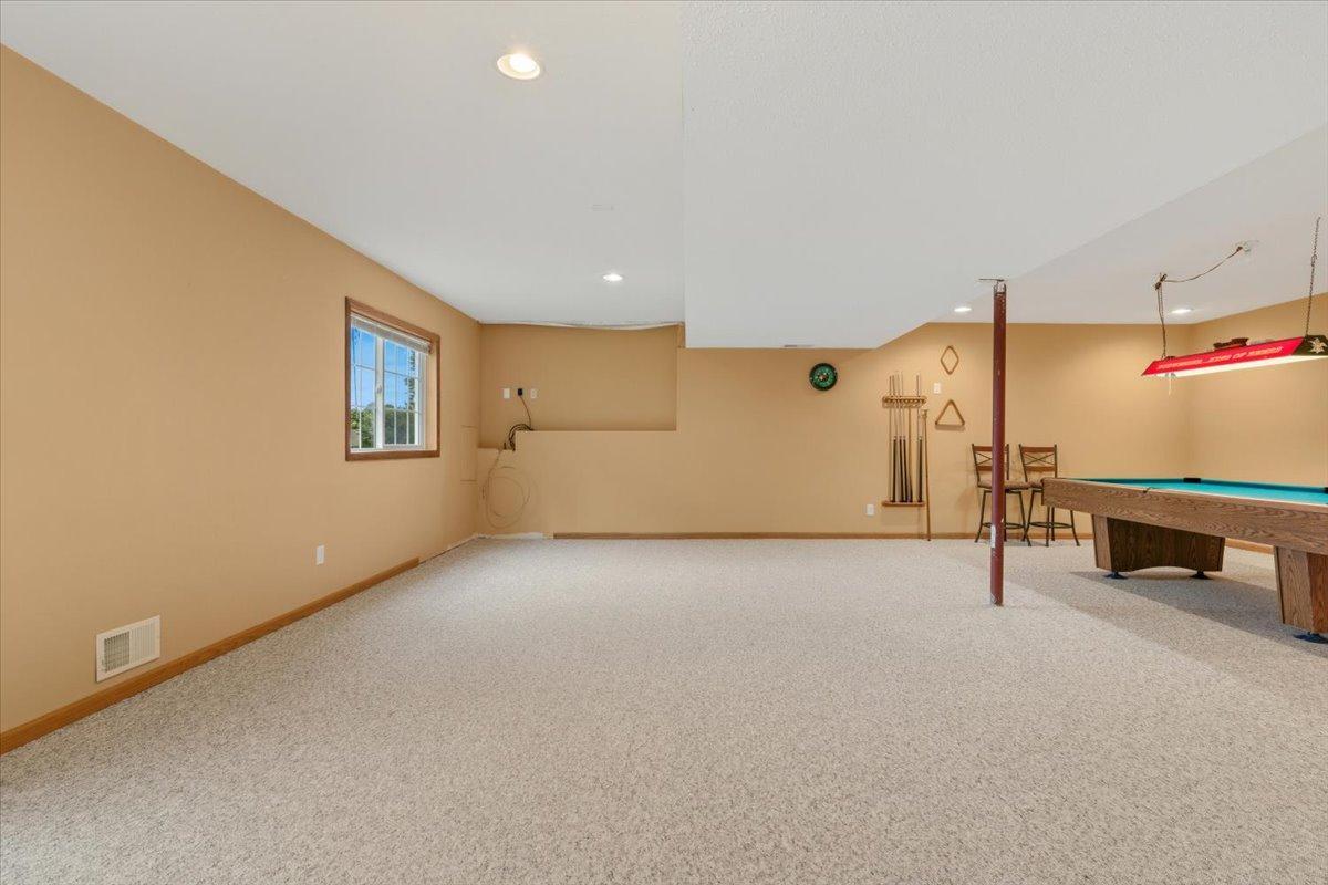 View of Residential at 931 Sterling Street, Maplewood MN 55119, Maplewood (41 of 44) - Mike Wilen | Minnesota Team Real Estate