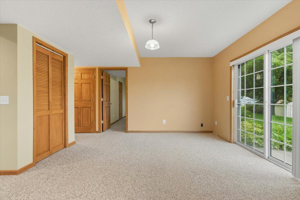 View of Residential at 931 Sterling Street, Maplewood MN 55119, Maplewood (42 of 44) - Mike Wilen | Minnesota Team Real Estate