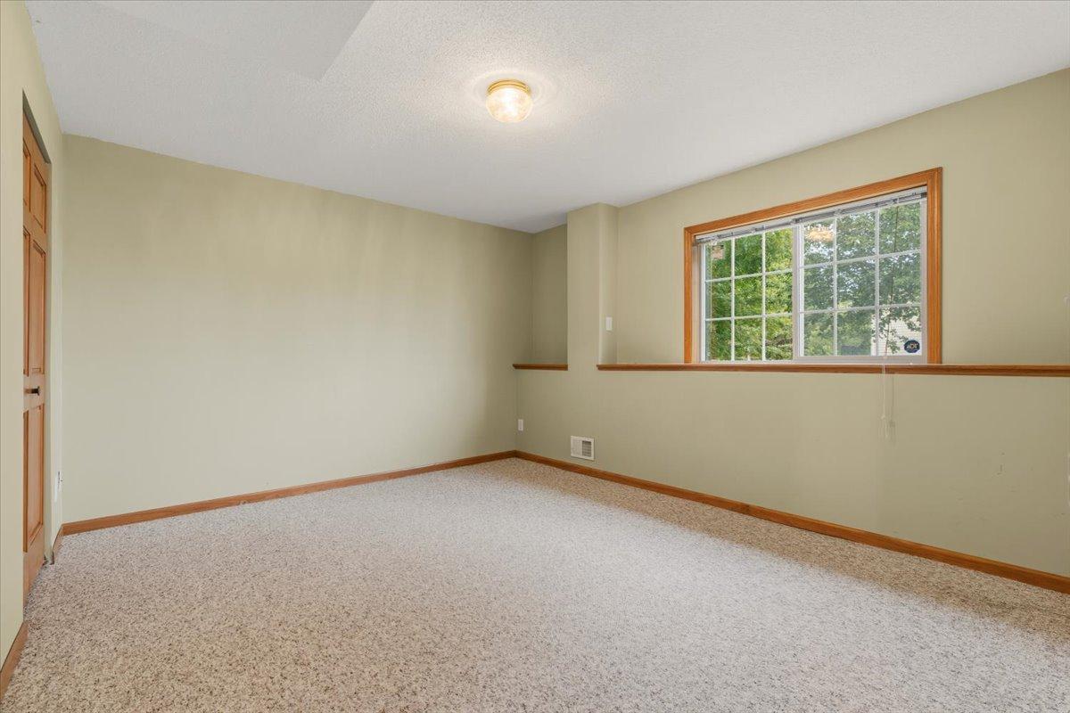 View of Residential at 931 Sterling Street, Maplewood MN 55119, Maplewood (43 of 44) - Mike Wilen | Minnesota Team Real Estate