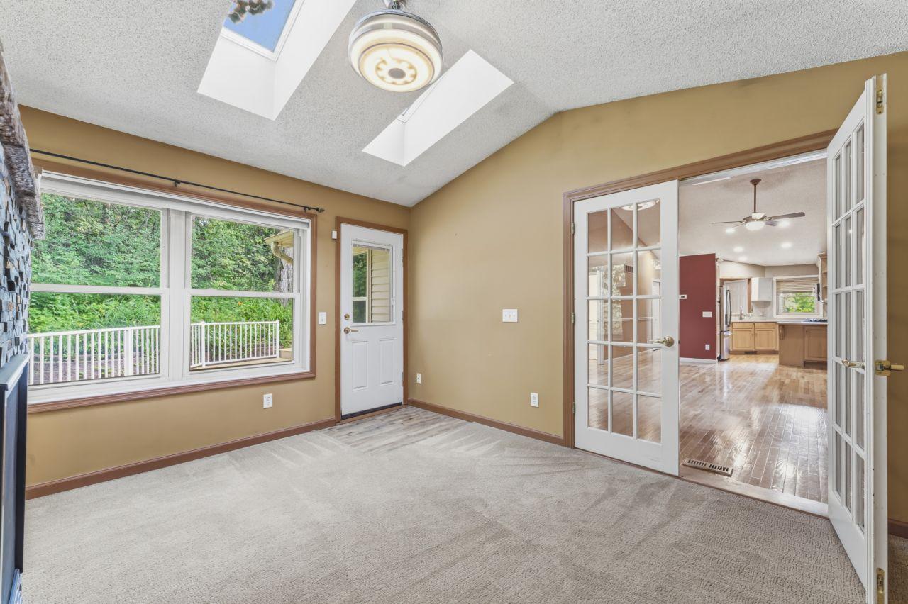 View of Residential at 901 Oakwood Heights Circle #7, Eagan MN 55123, Eagan (23 of 39) - Mike Wilen | Minnesota Team Real Estate