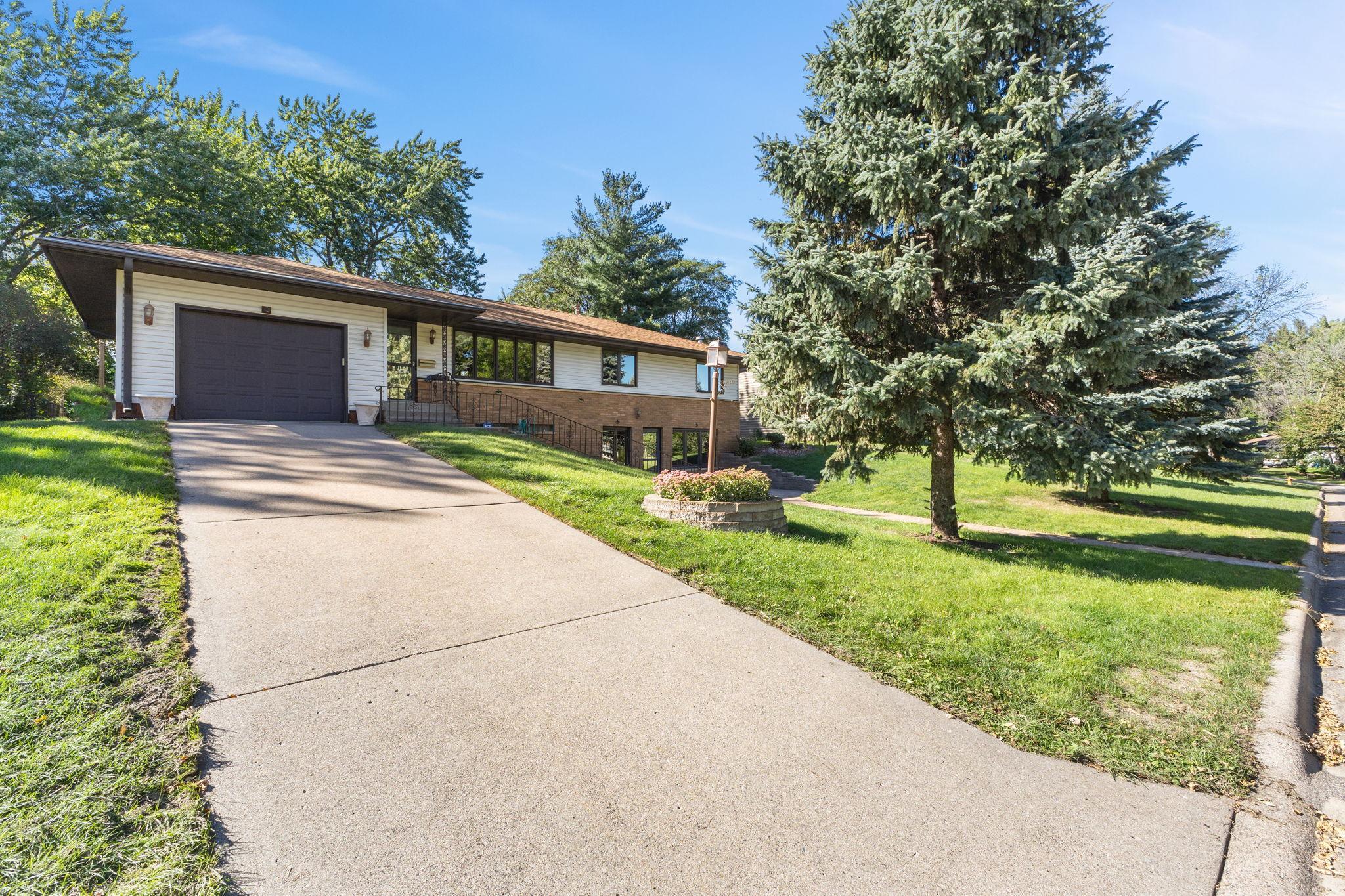 View of Residential at 6740 4th Street, Fridley MN 55432, Fridley (3 of 41) - Mike Wilen | Minnesota Team Real Estate