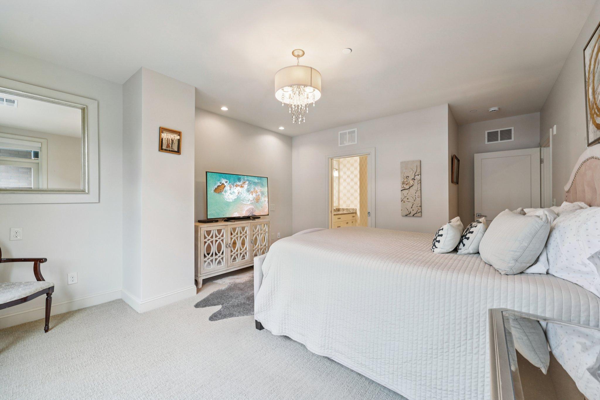View of Residential at 875 Lake Street #212, Wayzata MN 55391, Wayzata (29 of 87) - Mike Wilen | Minnesota Team Real Estate