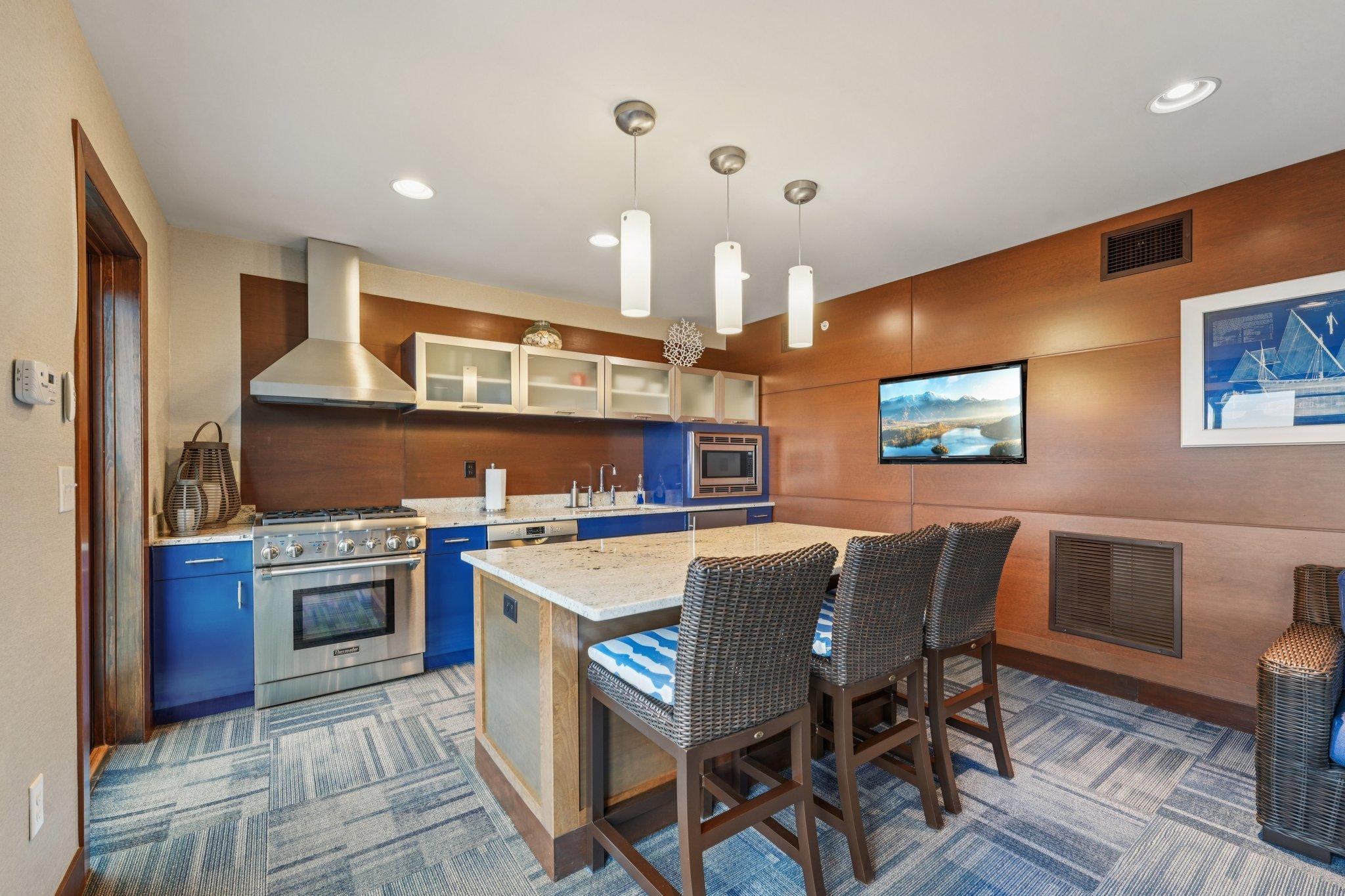View of Residential at 875 Lake Street #212, Wayzata MN 55391, Wayzata (57 of 87) - Mike Wilen | Minnesota Team Real Estate