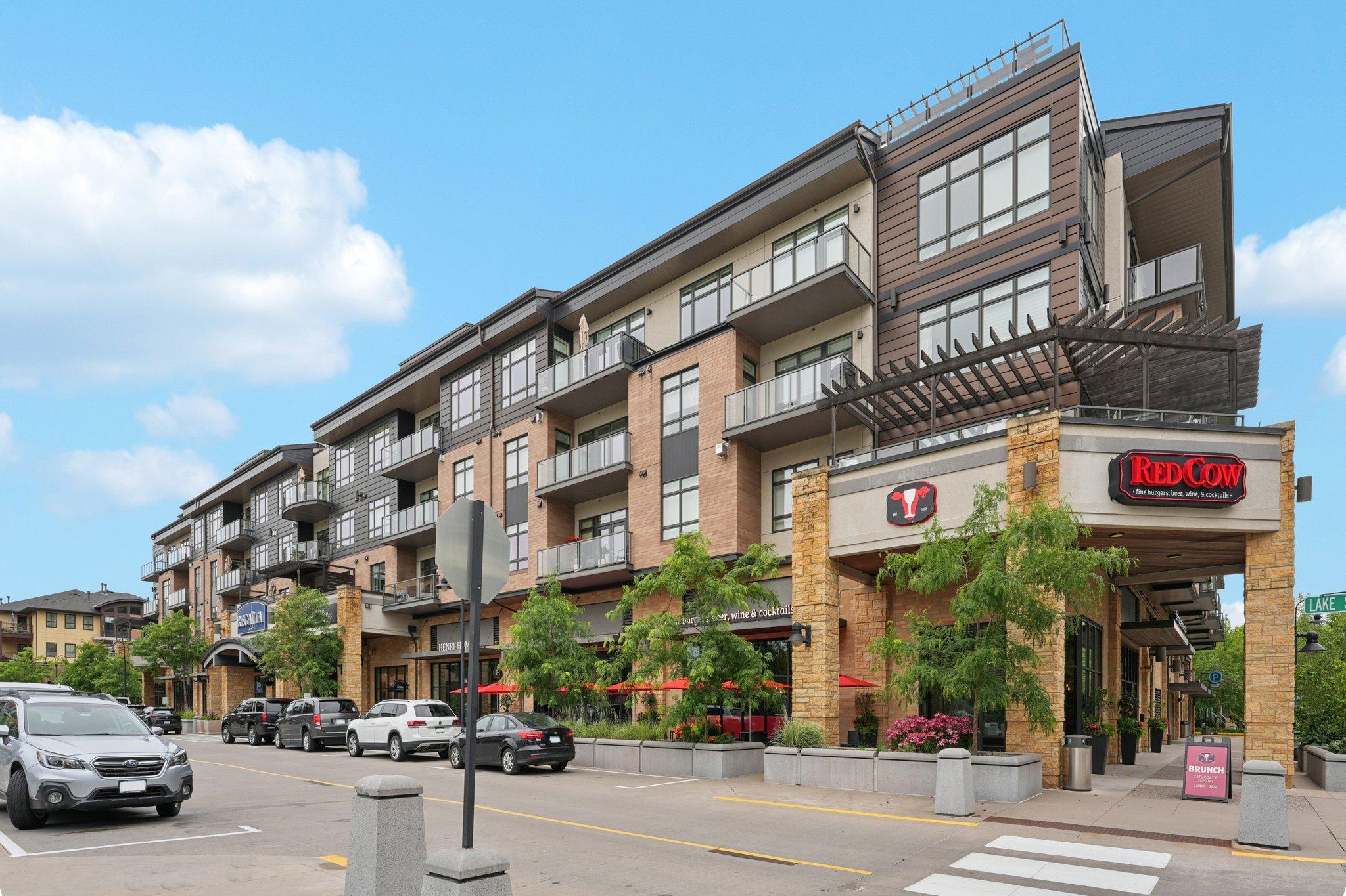 View of Residential at 875 Lake Street #212, Wayzata MN 55391, Wayzata (42 of 87) - Mike Wilen | Minnesota Team Real Estate